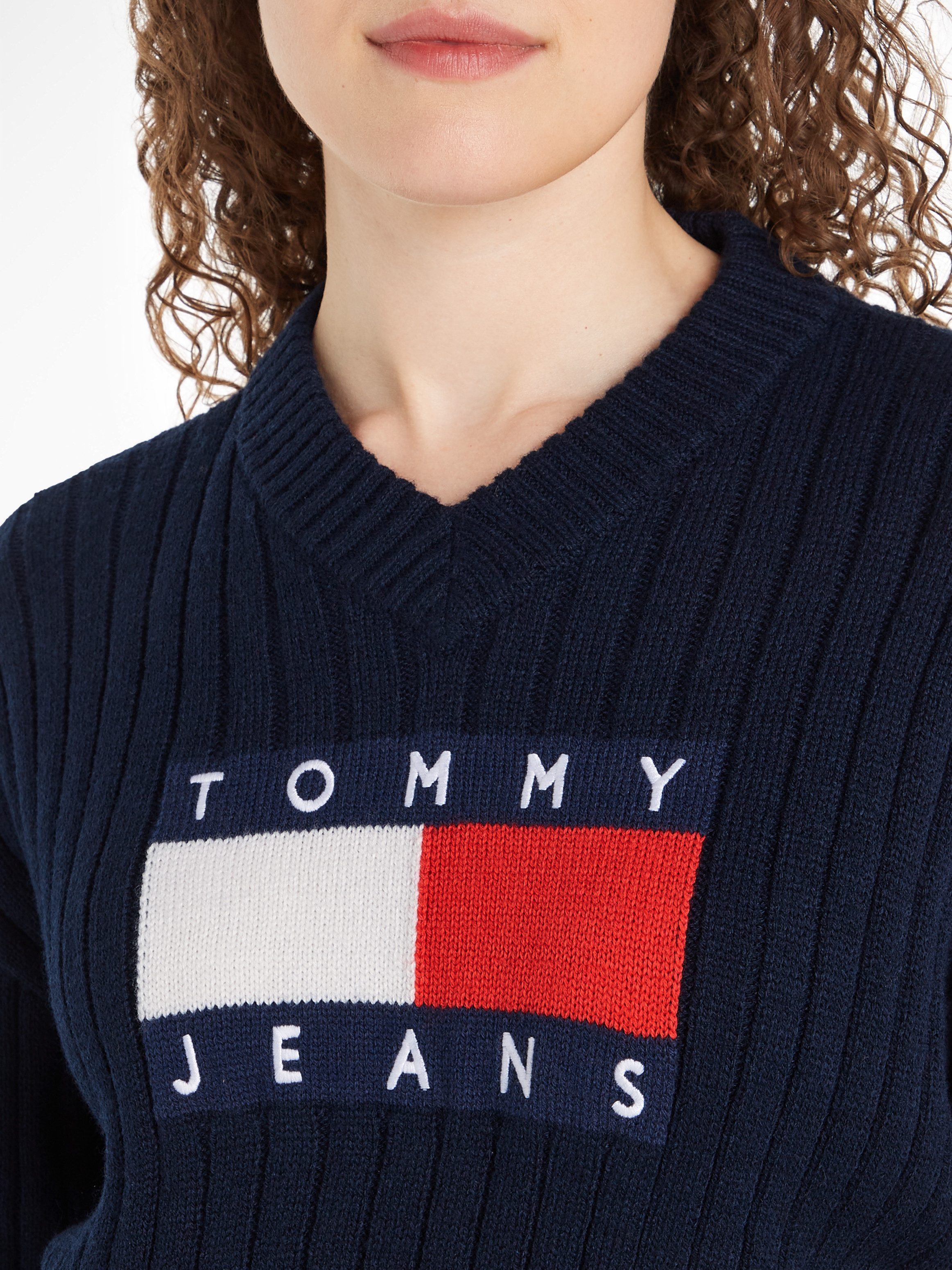 TOMMY JEANS Gebreide trui TJW VNCK CENTER FLAG SWEATER EXT