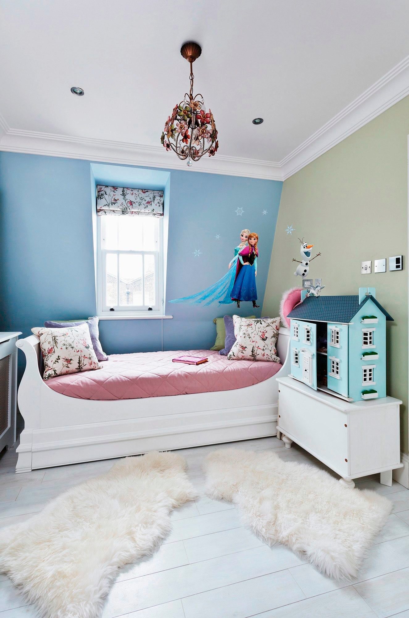 Komar Wandfolie Frozen Sisters - grootte 50 x 70 cm zelfklevend, wandstickers, kinderkamer (8-delig)