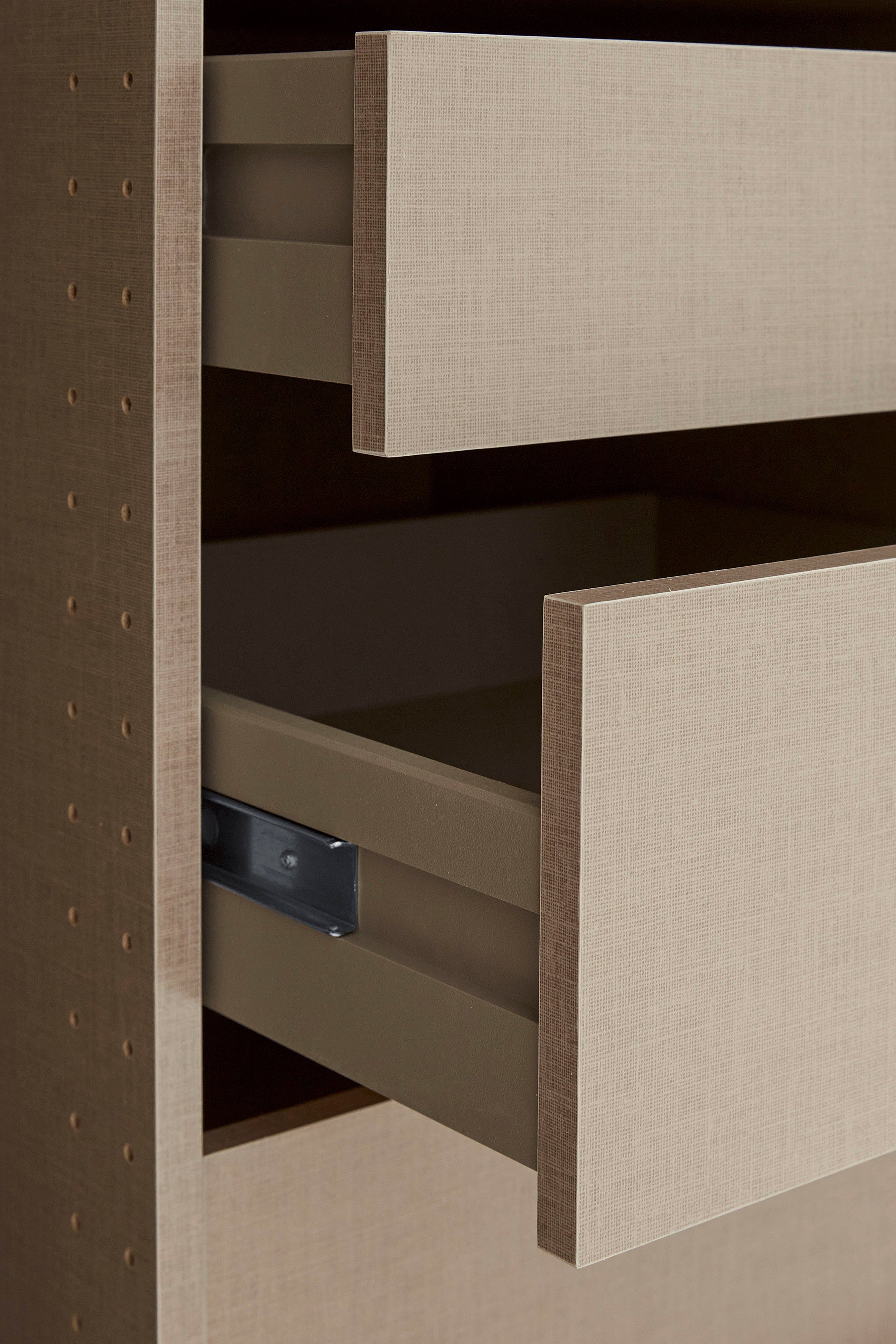 rauch Draaideurkast Kledingkast kast garderobe TOPSELLER OTELI incl. binnenindeling met 3 binnenlades extra planken optioneel met spiegel made in germany