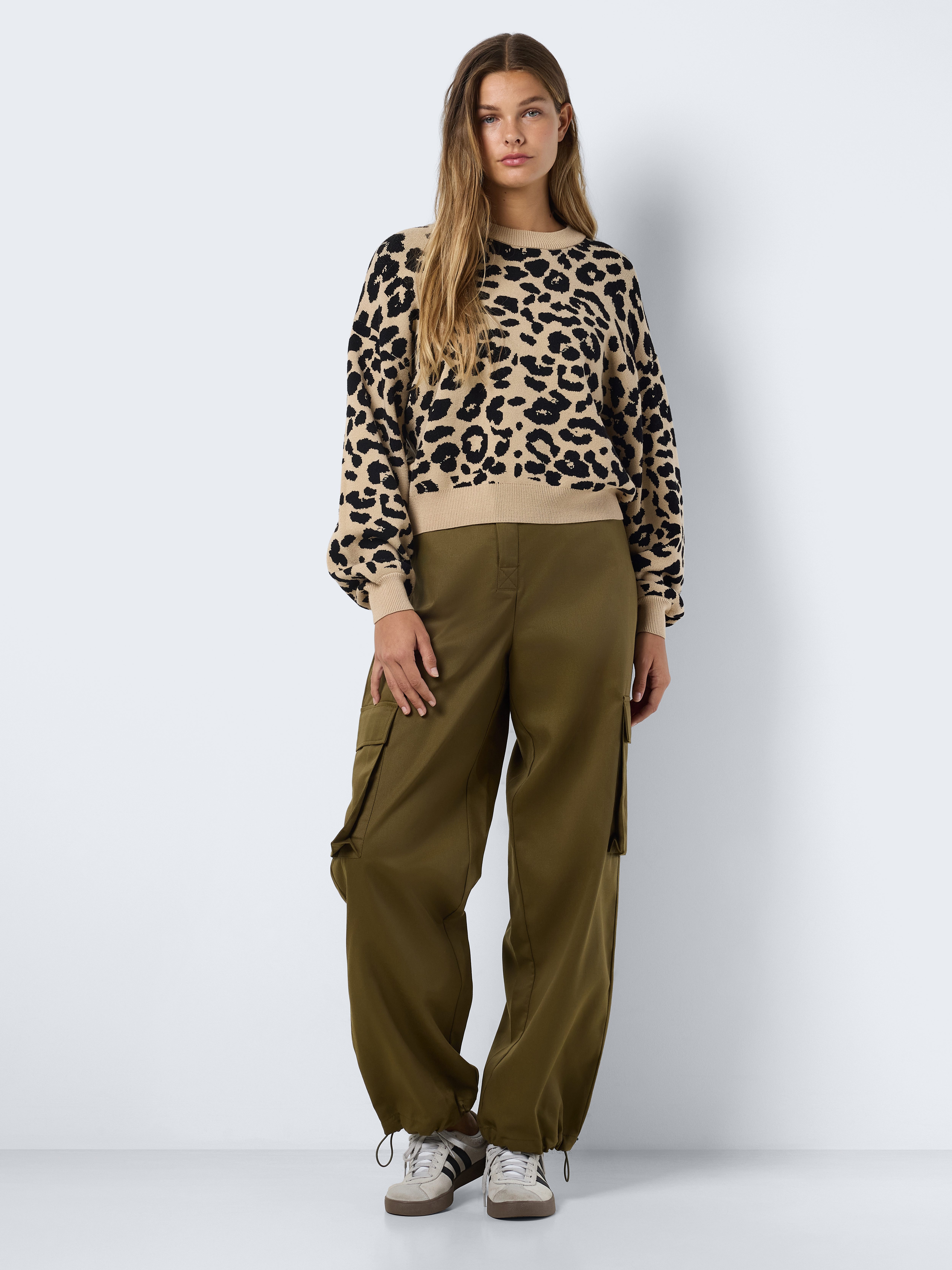 Noisy may Gebreide trui NMCHARLOTT L/S O-NECK KNIT FWD NOOS