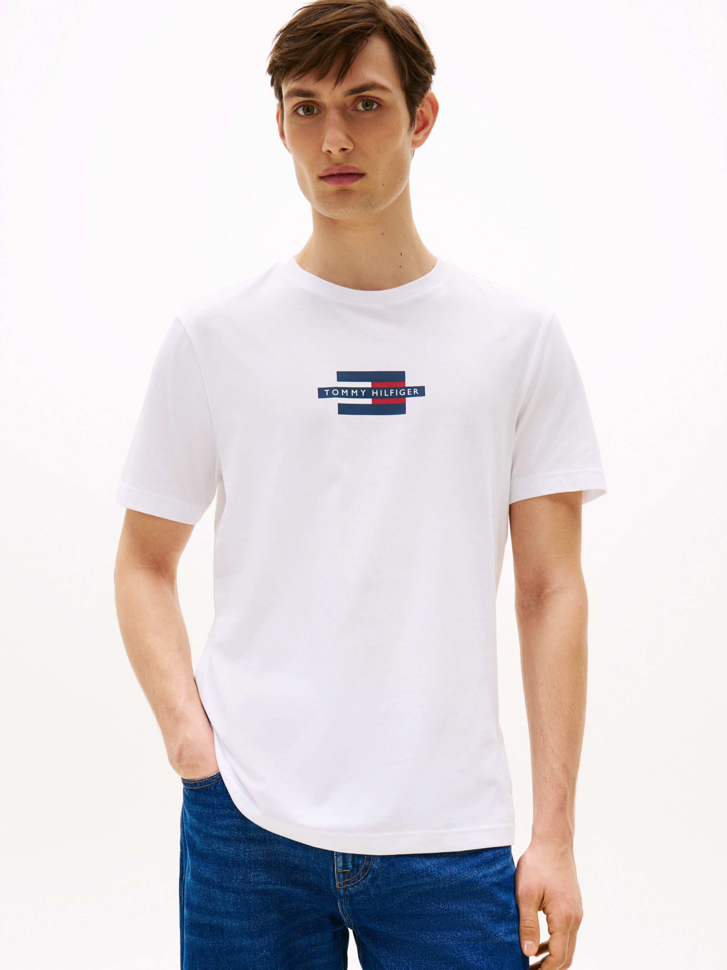 Tommy Hilfiger Shirt met korte mouwen FLAG BOX TEE Met een ronde hals