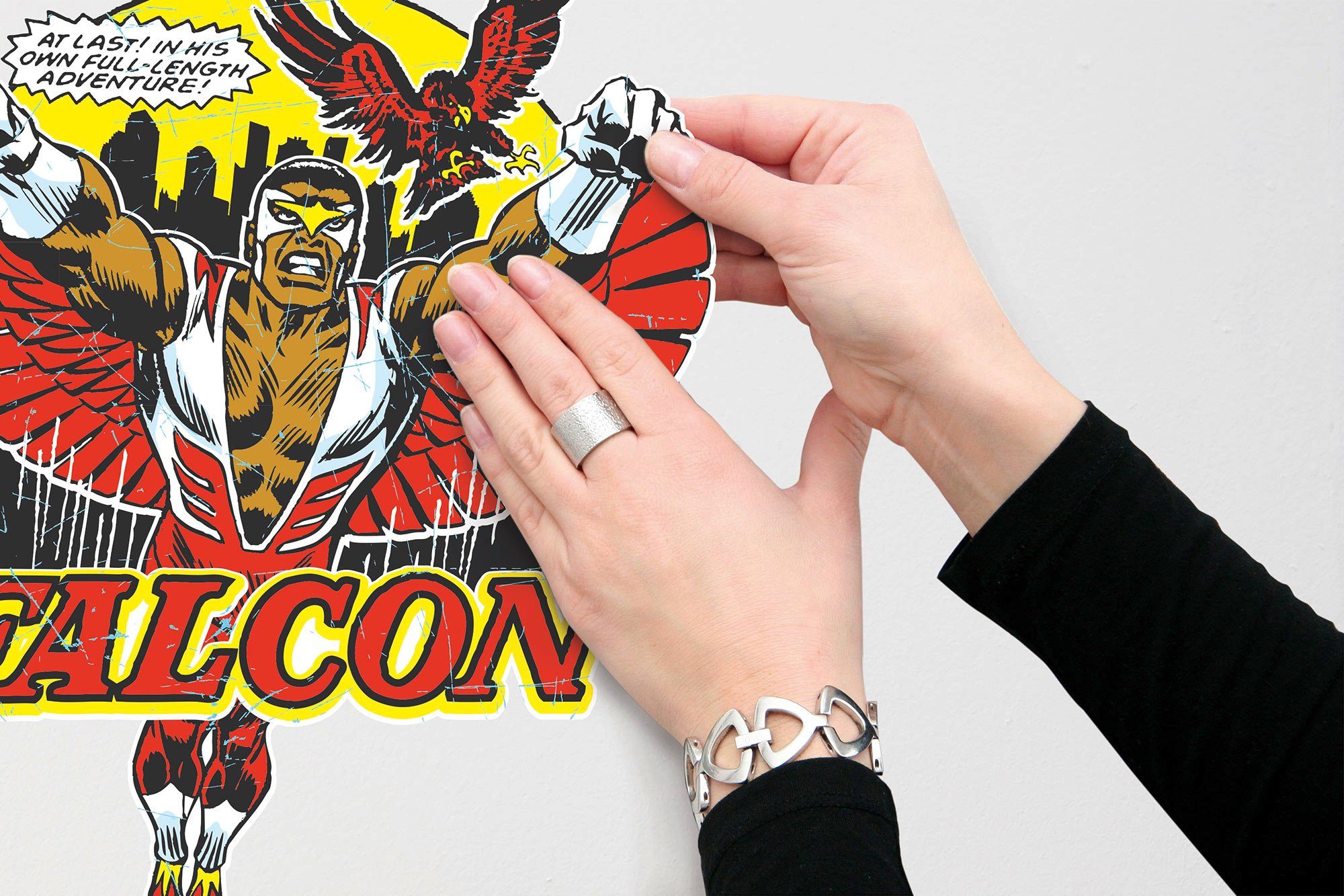 Komar Wandfolie Falcon Comic Classic - afm. 50 x 70 cm (1 stuk)