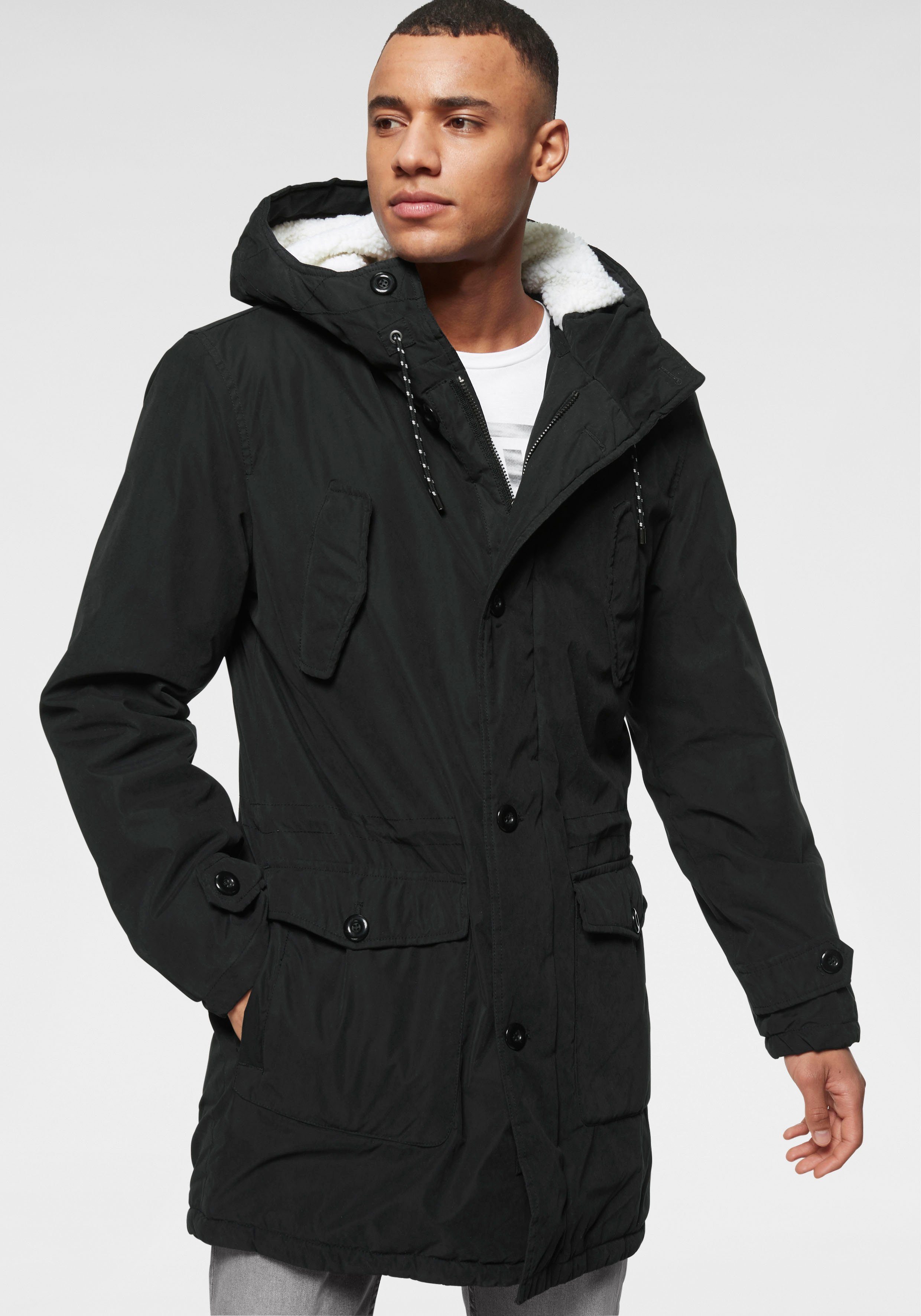 Bruno Banani Parka voor de winter, getailleerde snit, met aanpasbare capuchon