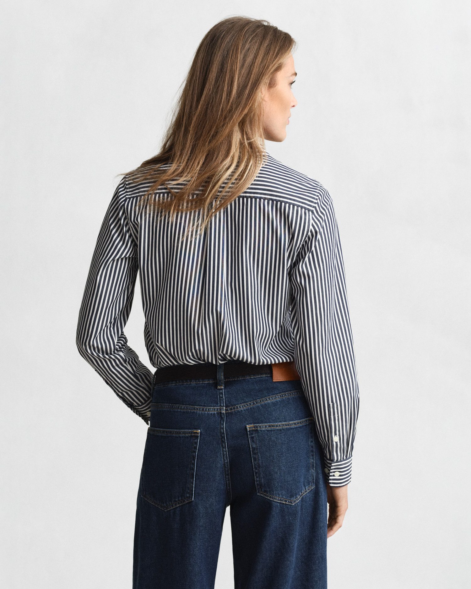 Gant Overhemdblouse REG POPLIN STRIPED SHIRT met een klein geborduurd logo op de borst