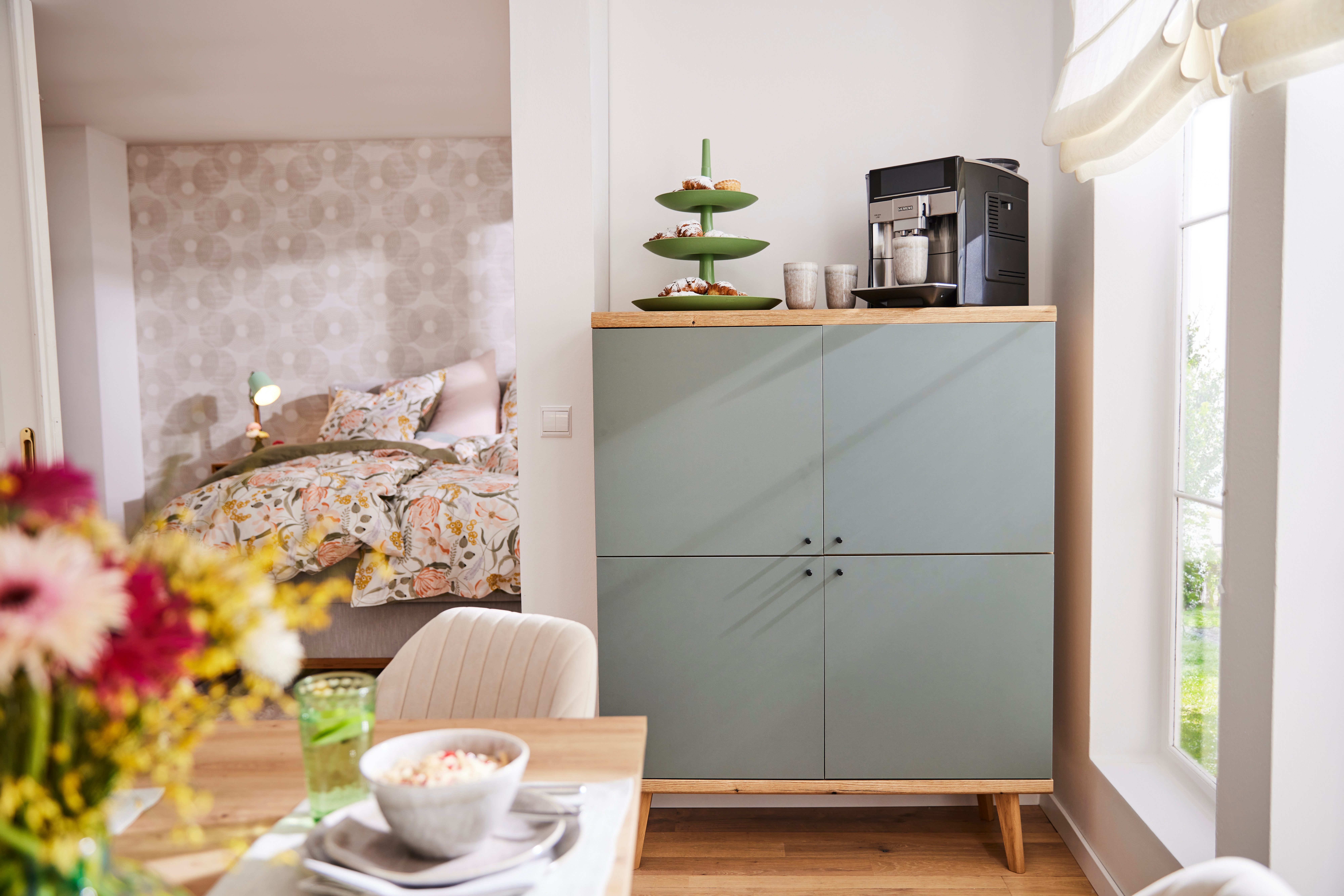 INOSIGN Highboard MAVAS in moderne trendkleur, handgrepen van metaal (zwart), hoogte 134 cm