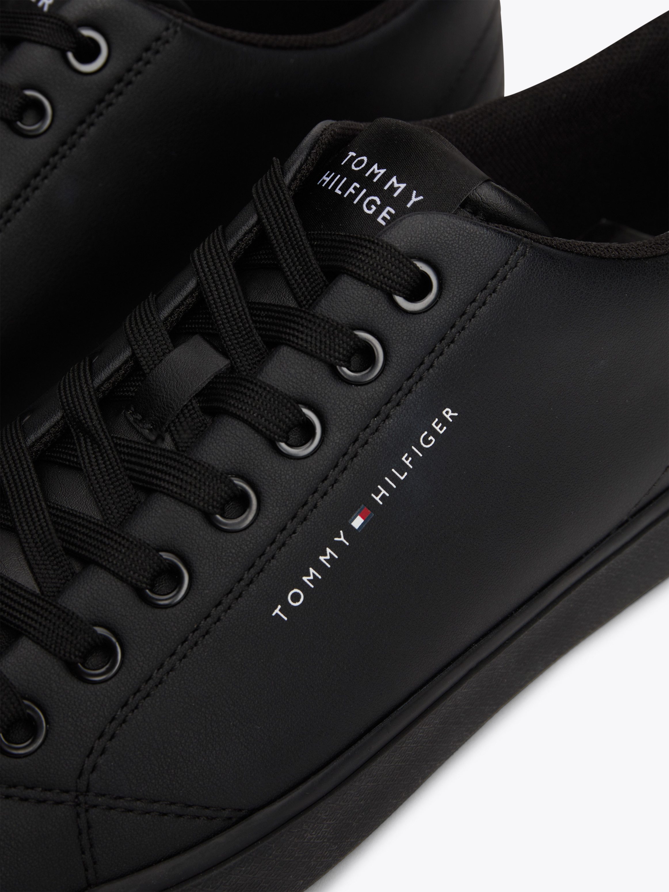 Tommy Hilfiger Sneakers TH HI VULC CORE LOW LEATHER ESS , vrijetijdsschoen, lage schoen, veterschoen met sierstiksels op de hiel