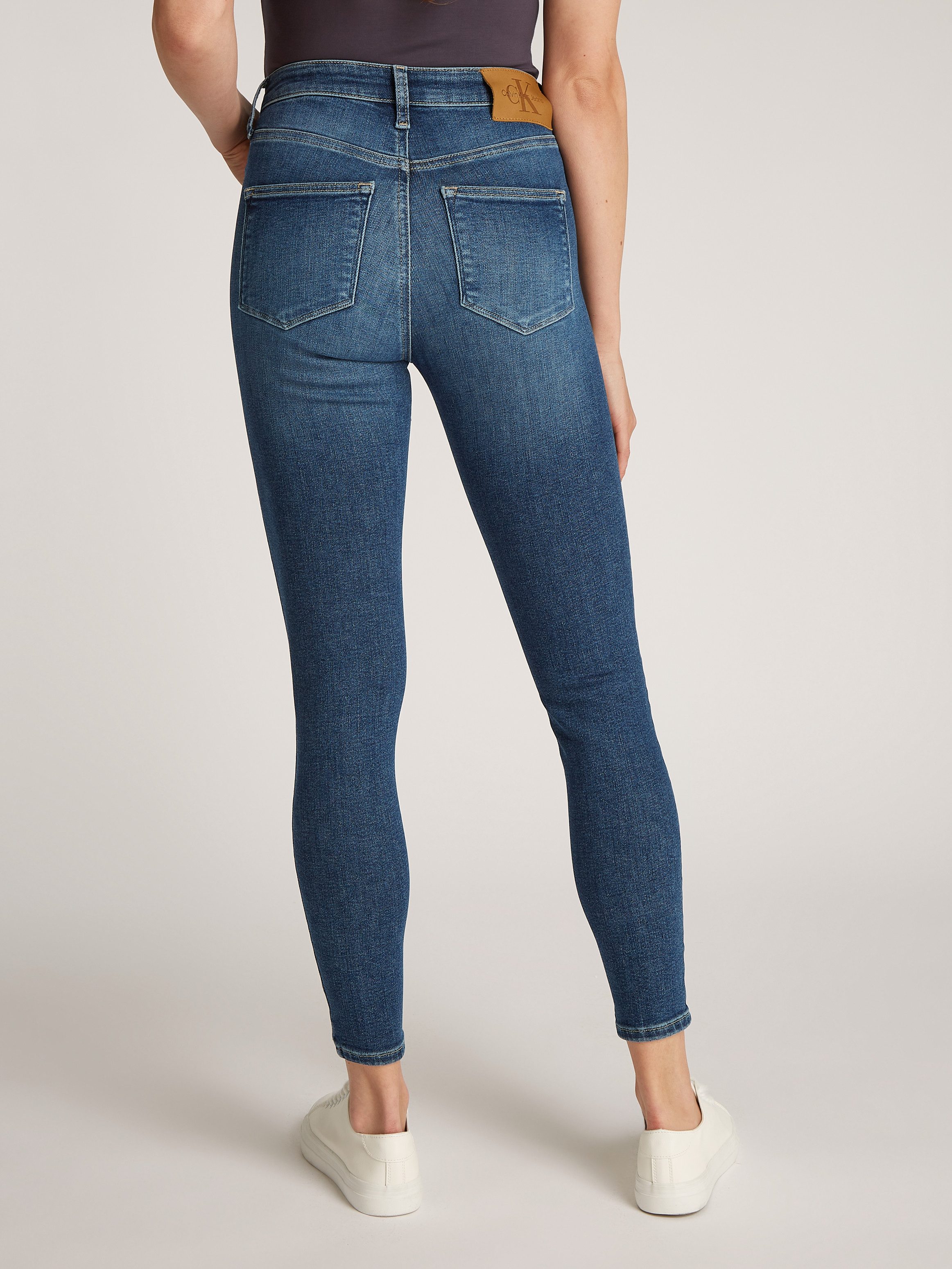 Calvin Klein Skinny fit jeans HIGH RISE SUPER SKINNY ANKLE met stone-wash look, met muntzakje