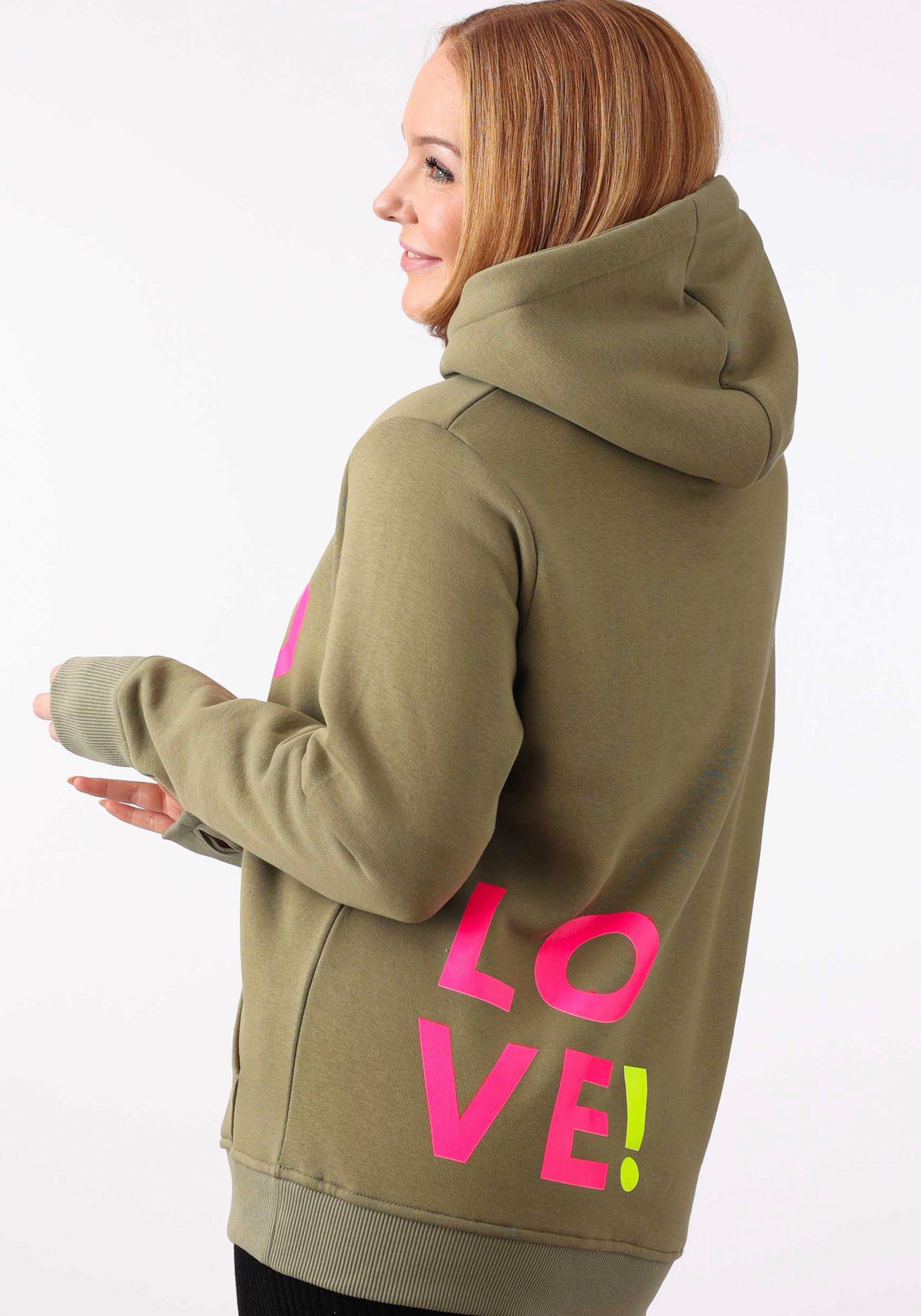 Zwillingsherz Hoodie met geborduurd neonhart op de mouw en "love"-schrift op koord