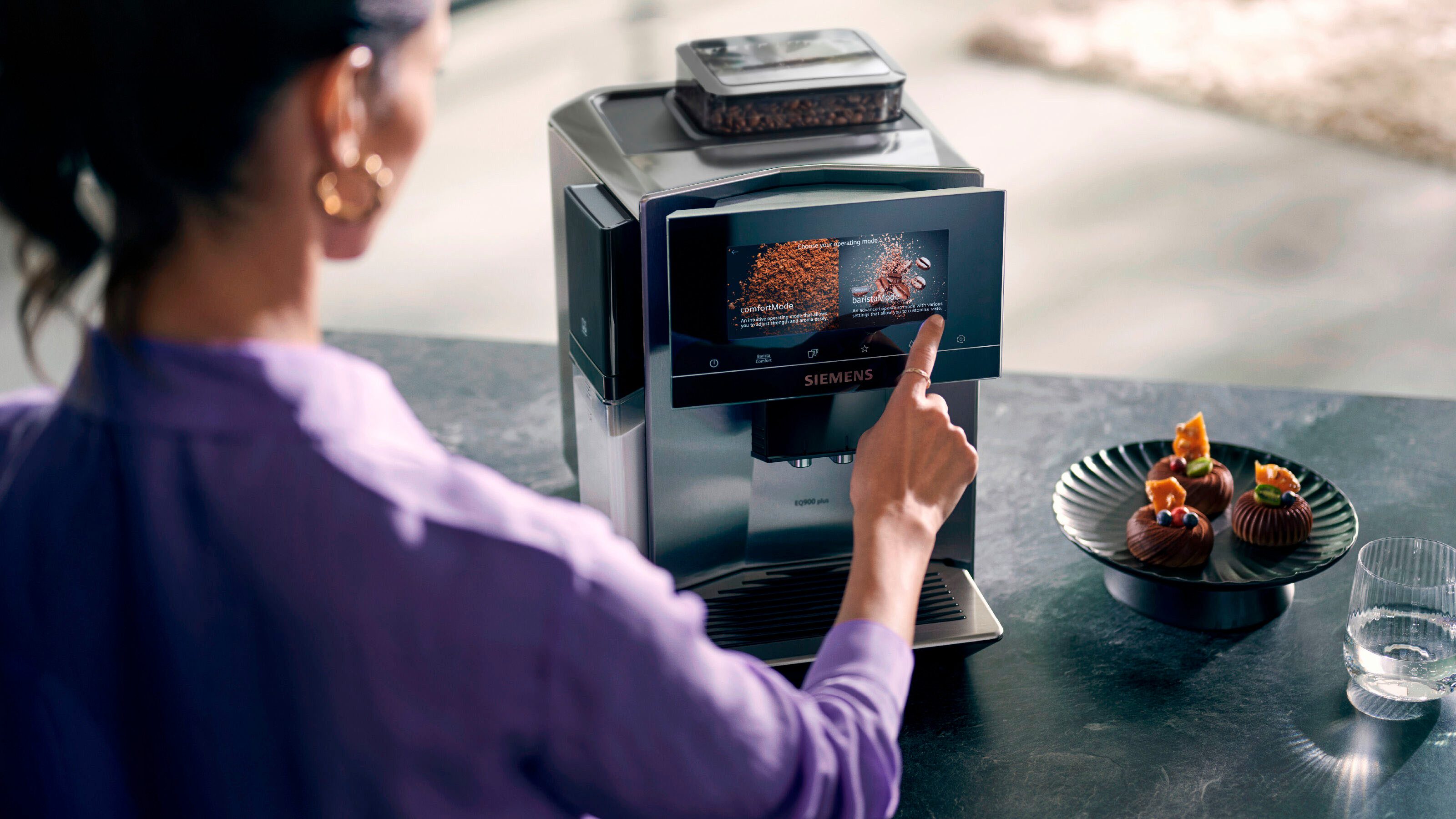 SIEMENS Volautomatisch koffiezetapparaat EQ900 plus TQ903DZ3, auto. reinigen/ontkalken, Cold Brew, Barista-modus