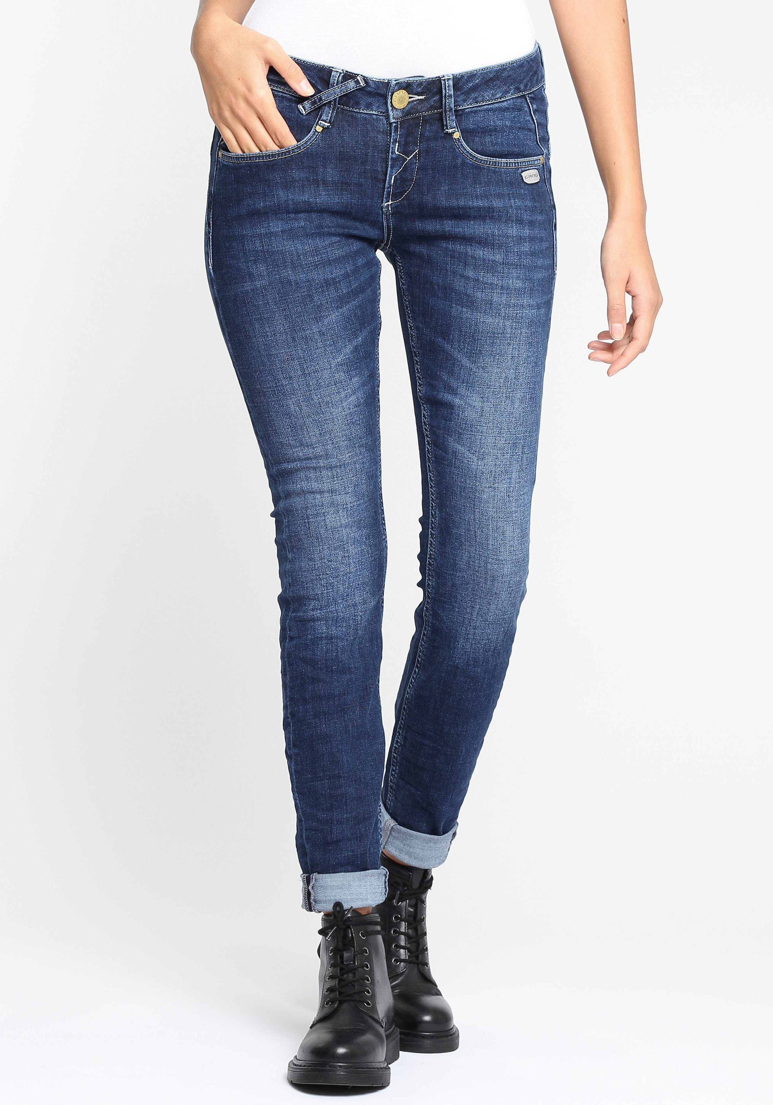 GANG Skinny fit jeans 94Nele met rond juk en driehoekige inzetstukken aan de zijkant voor een geweldig silhouet