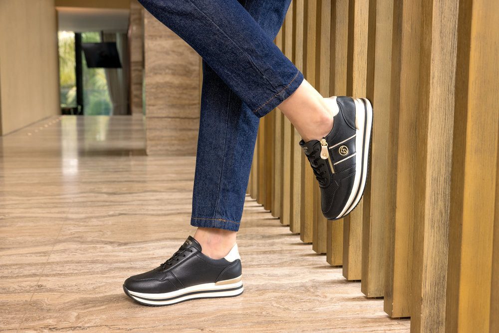 Remonte Plateausneakers , vrijetijdsschoen, lage schoen, veterschoen met zijrits