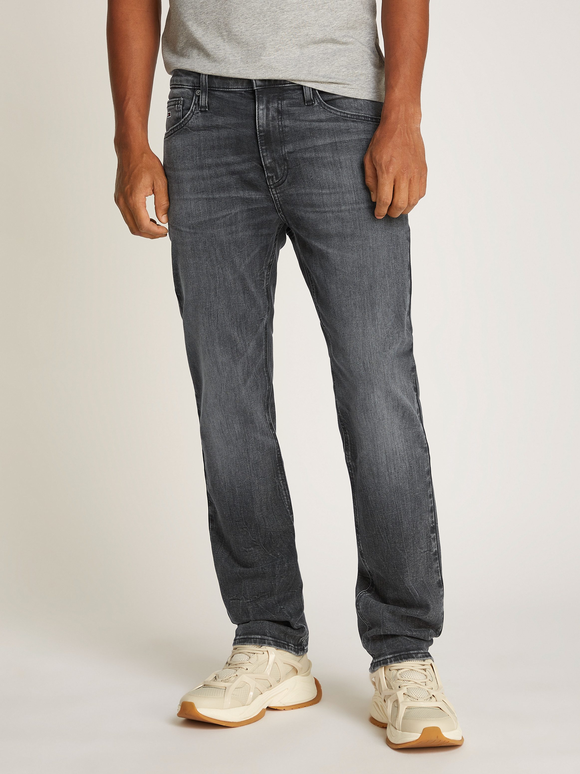 TOMMY JEANS Regular fit jeans RYAN RGLR STRGHT met gestempeld logo heren straight jeans maat 38 zwart