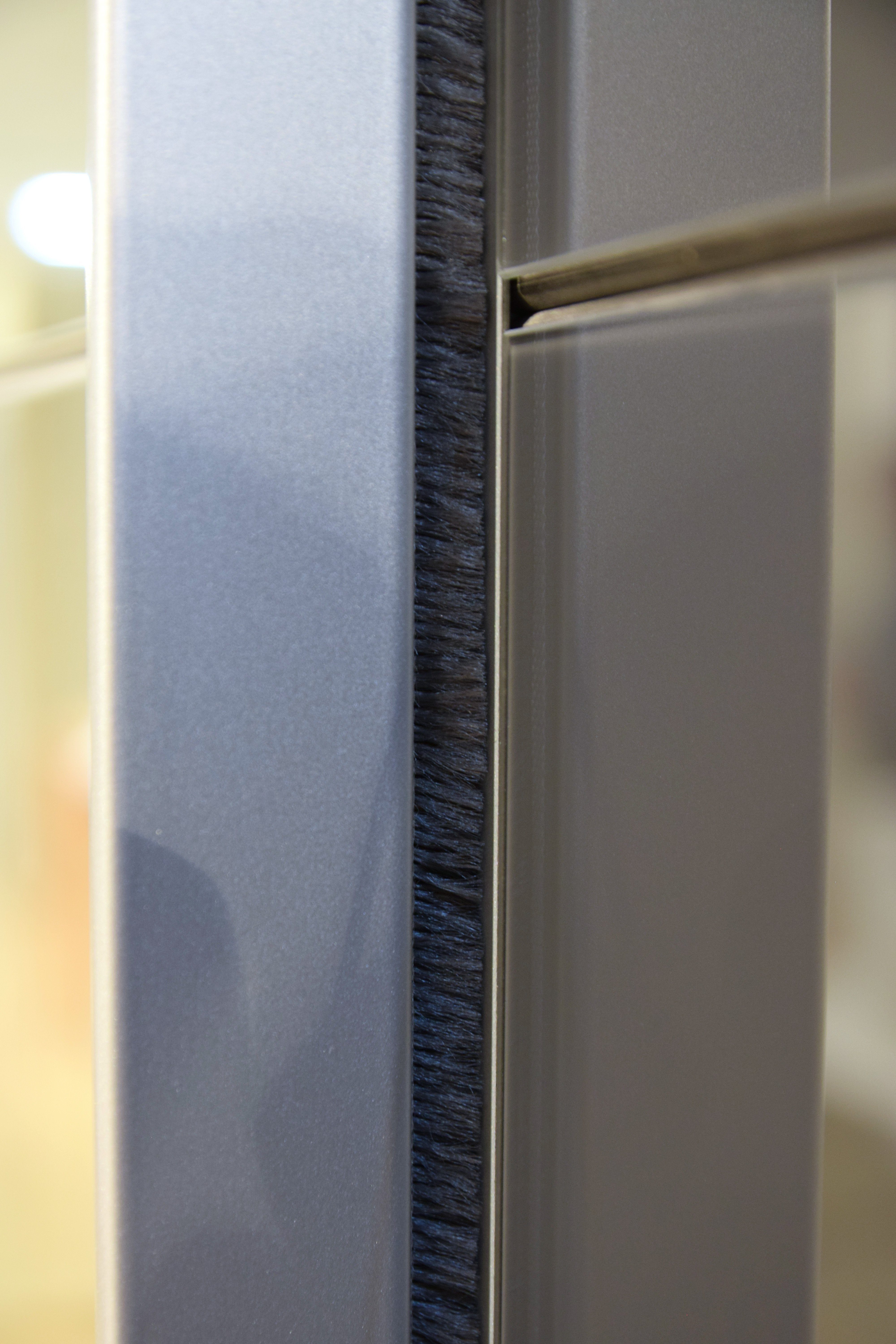 Wimex Schuifdeurkast Easy Plus, kledingkast Made in Germany met glazen inzet/ rookglas, vele breedtes beschikbaar, zwarte handgrepen