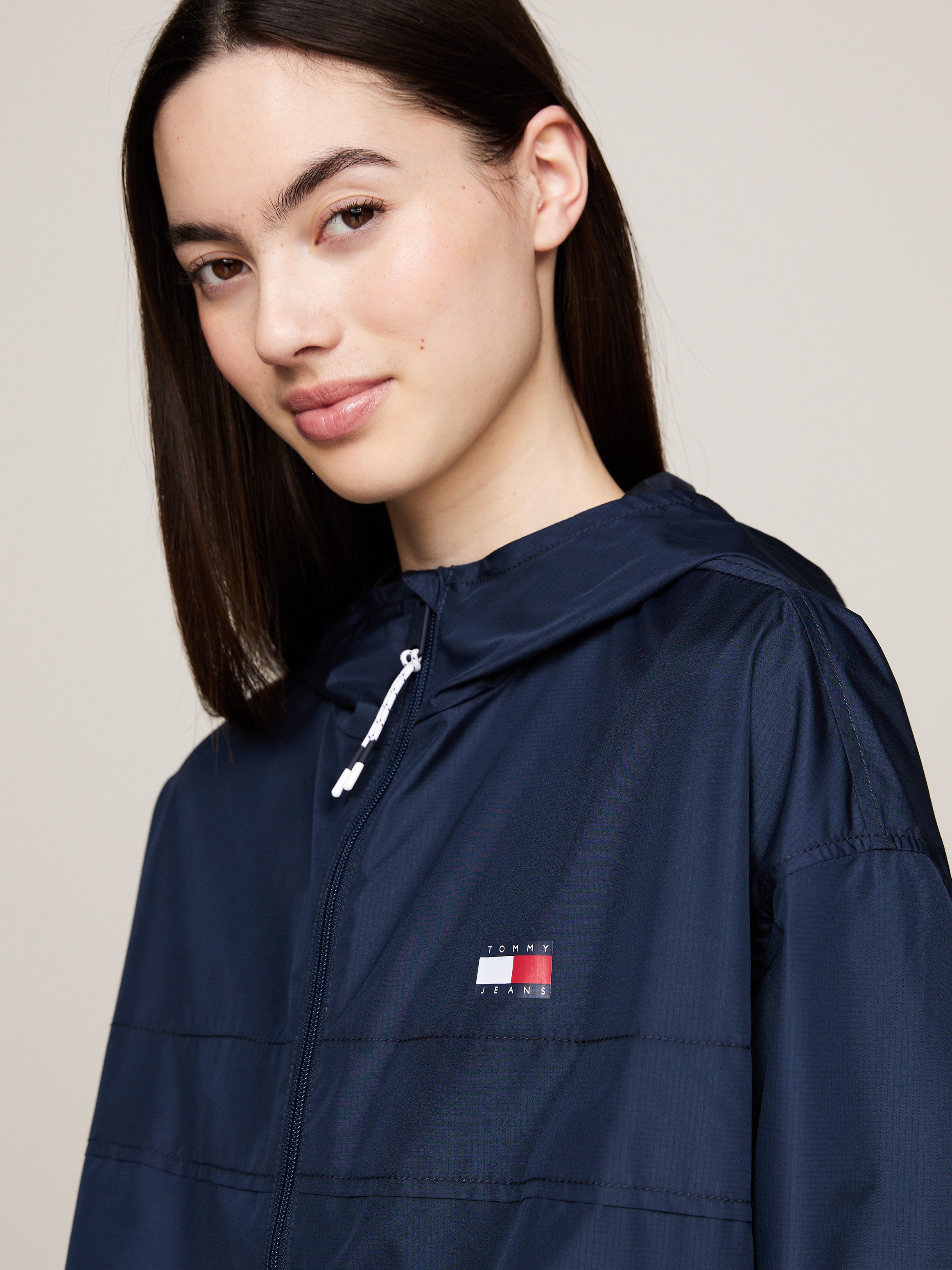 TOMMY JEANS Windbreaker TJW CRP LT CHICAGO in modieuze cropped vorm