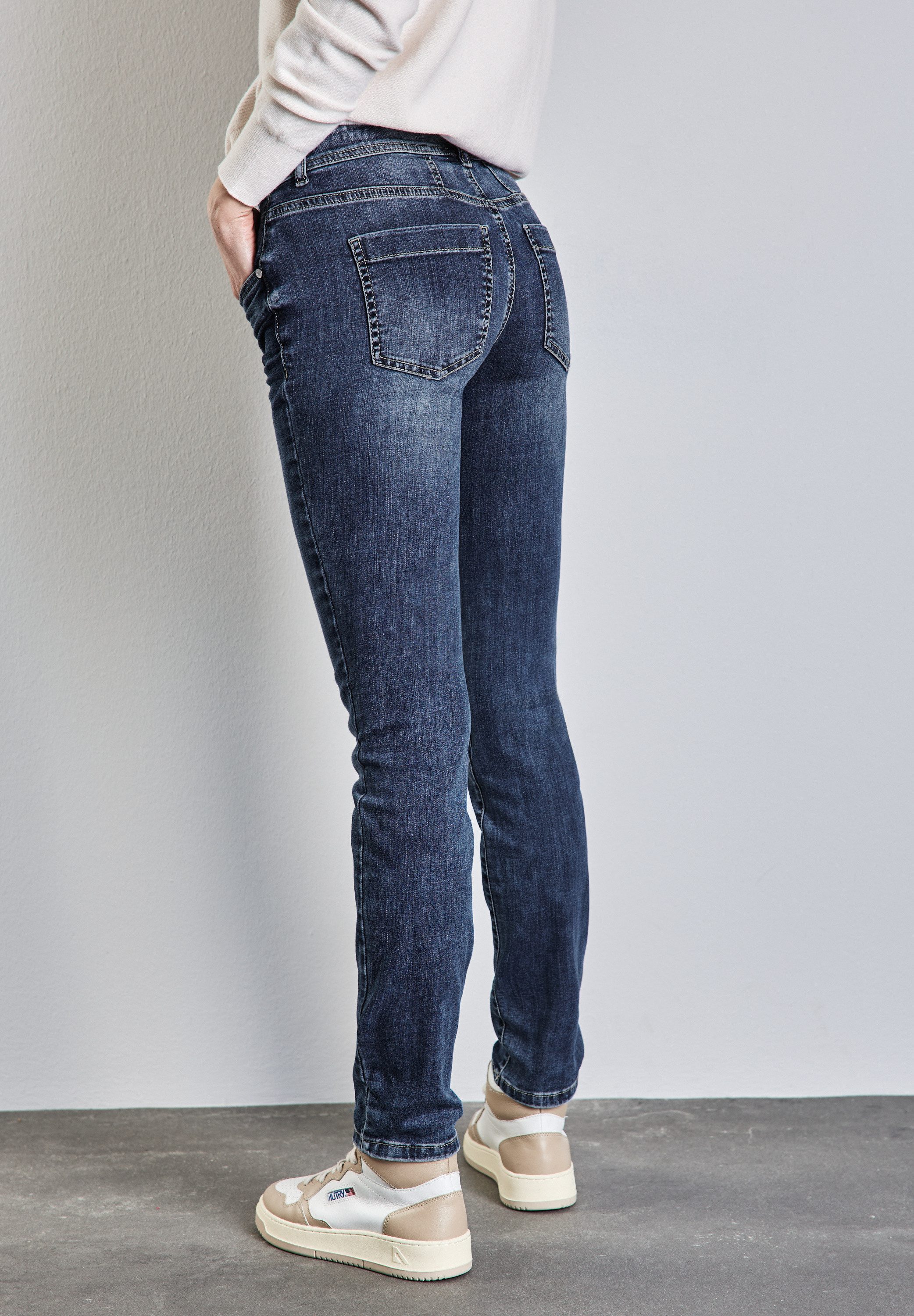 STREET ONE Slim fit jeans Style York in middenblauwe wassing