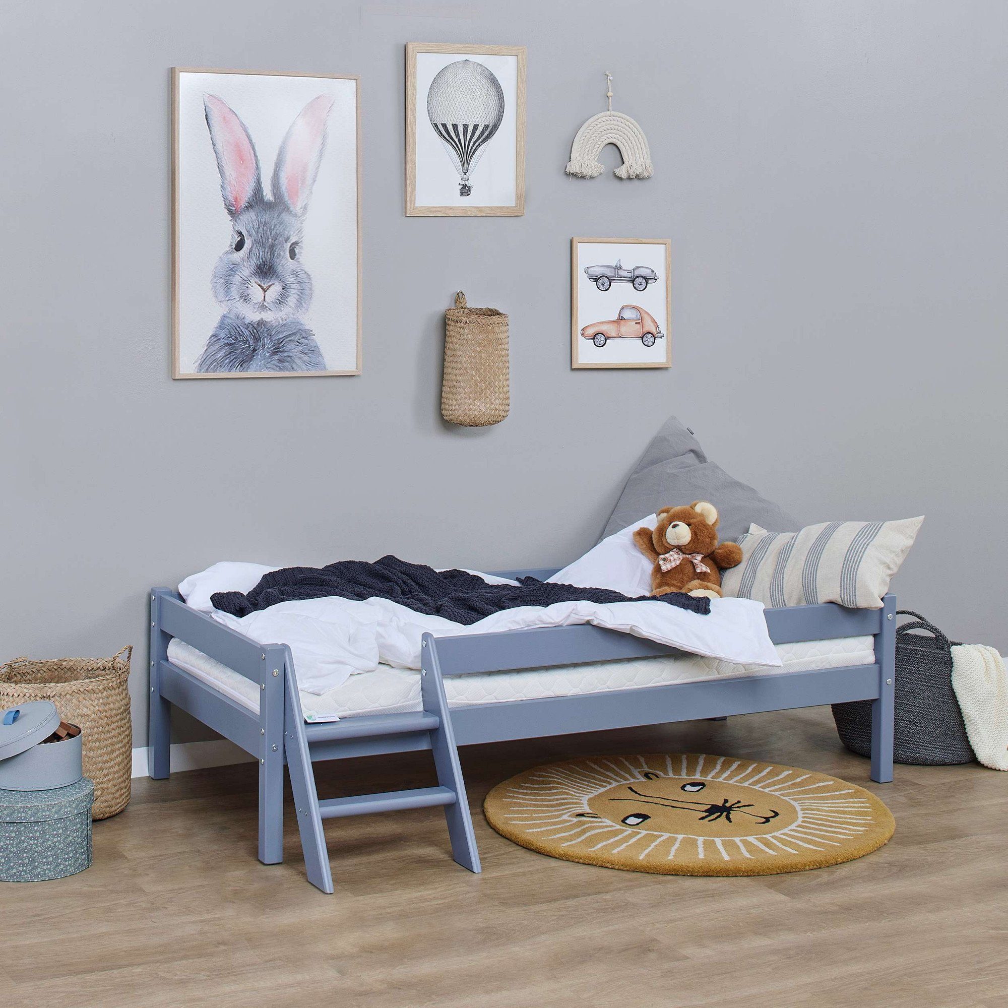 Lüttenhütt Kinderbed ECO One Kinderbed met valbeveiliging en ladder, keuze uit 3 kleuren en matrassen