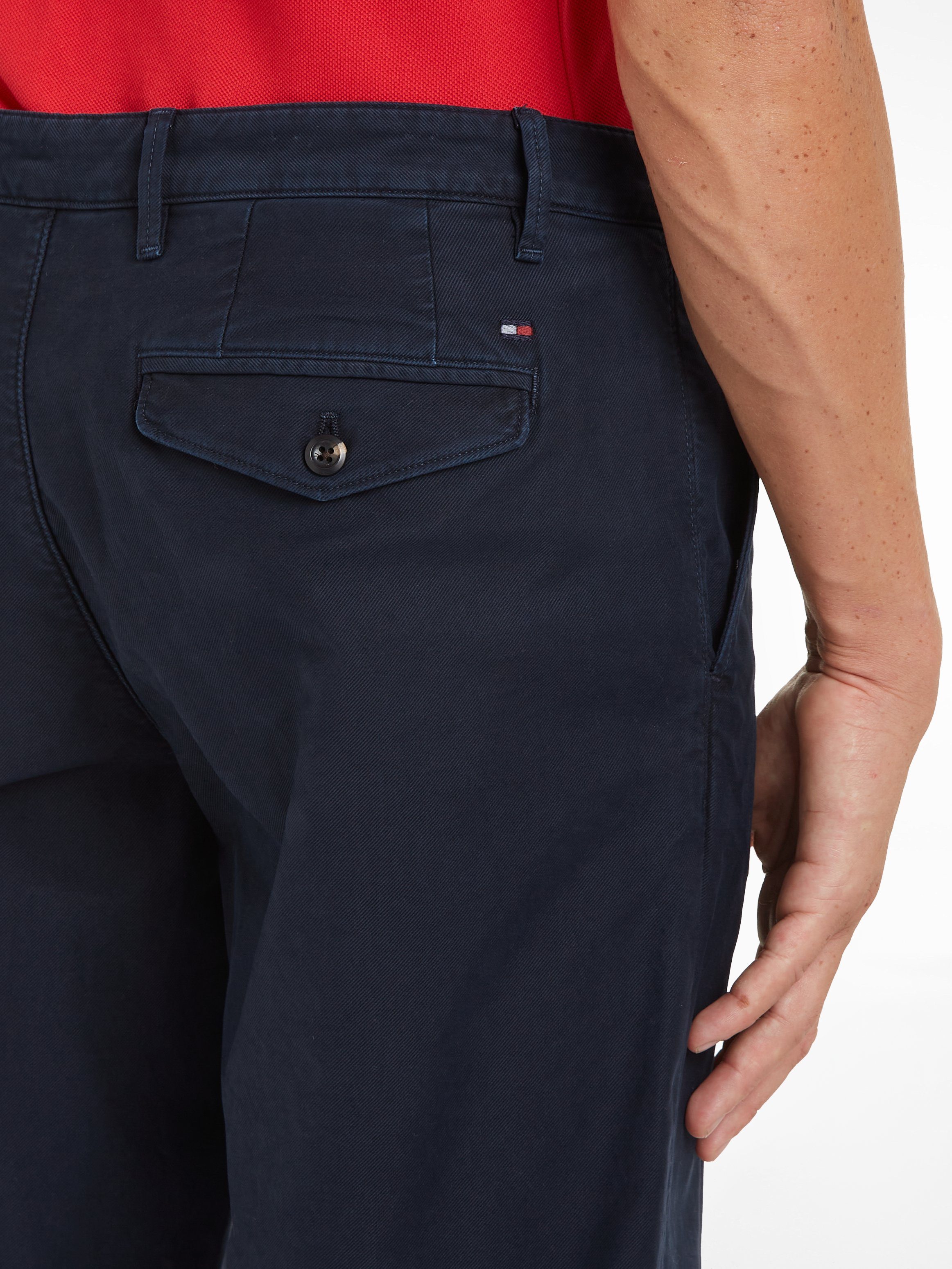 Tommy Hilfiger Chino CHELSEA GABARDINE GMD met logo borduursel op de achterzak