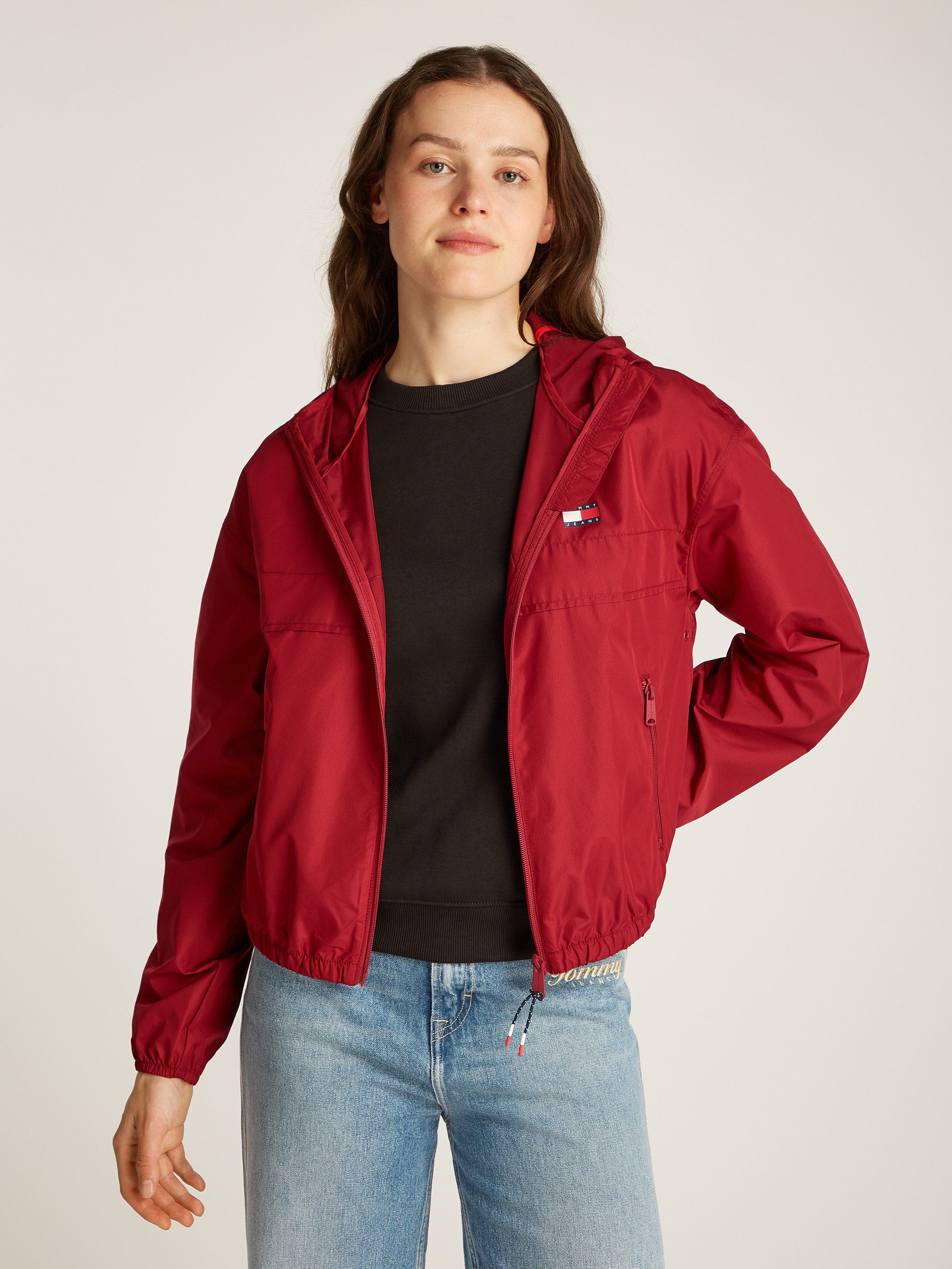 TOMMY JEANS Windbreaker TJW CRP LT CHICAGO in modieuze cropped vorm