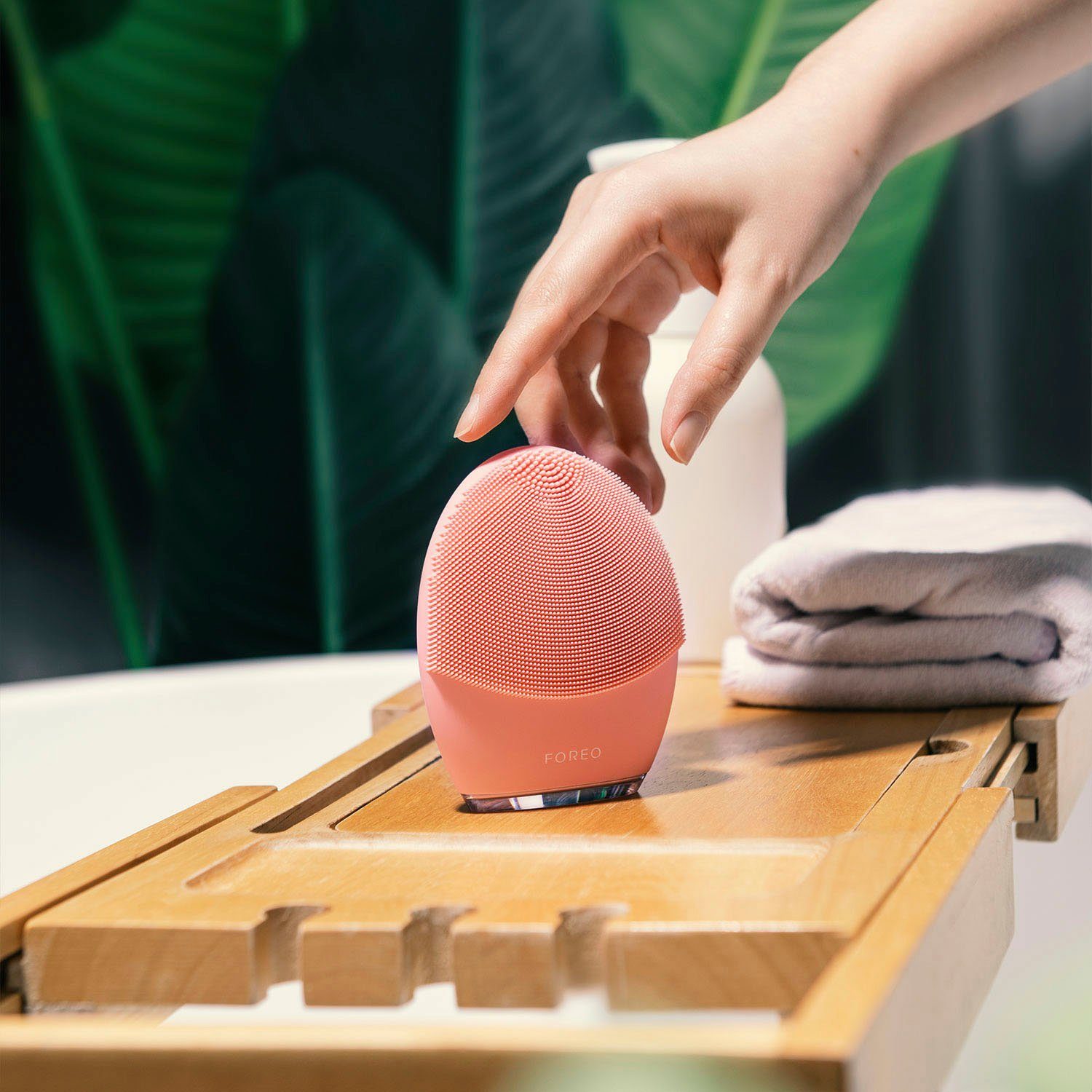 FOREO Elektrische gezichtsreinigingsborstel LUNA™ 4 balanced skin