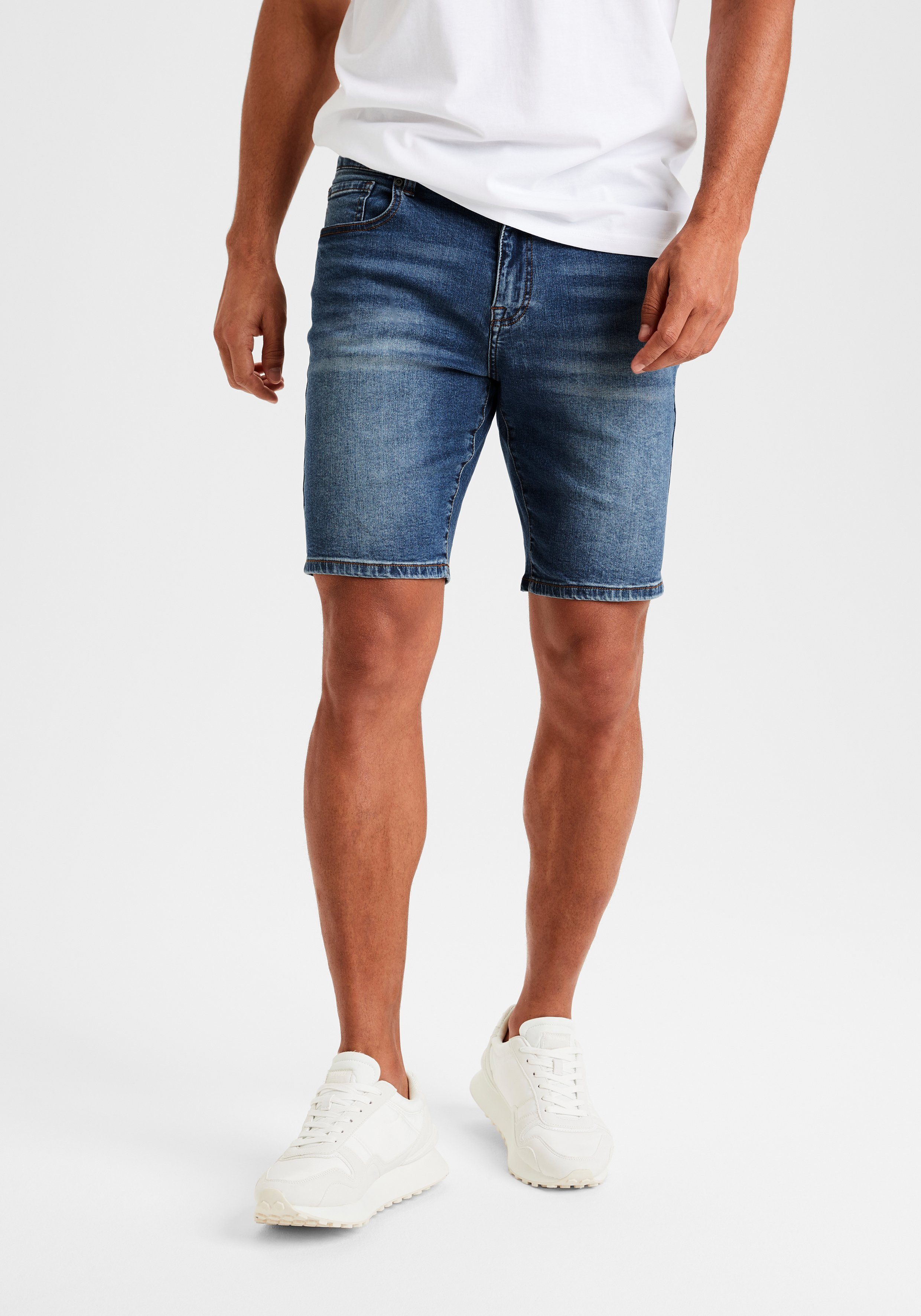 Buffalo Jeansshort 5-pocketshort met normale taillehoogte, korte broek van elastische...