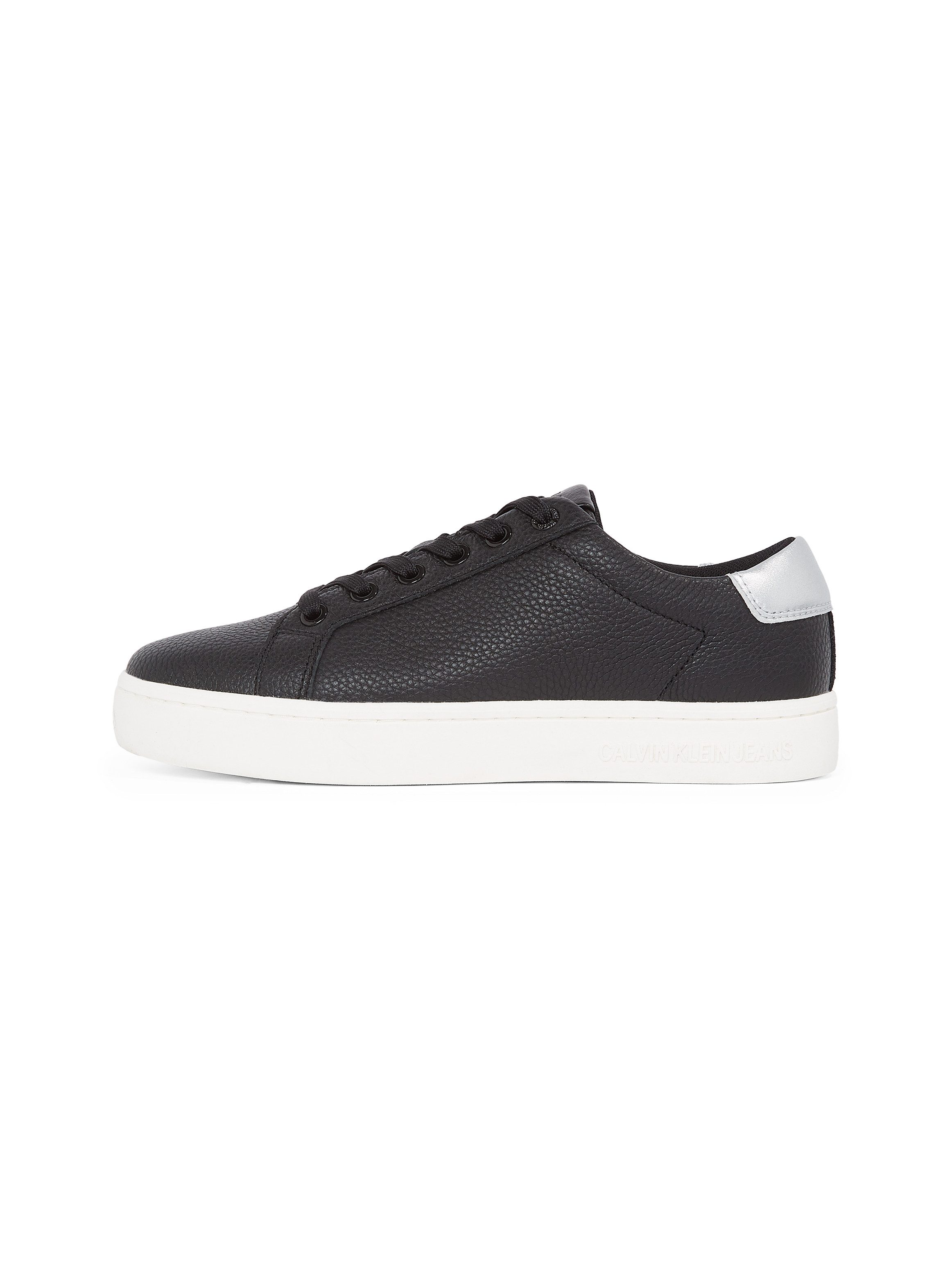 Calvin Klein Plateausneakers CLASSIC CUPSOLE LOW OHB , veterschoen, lage schoen, vrijetijdsschoen met contrast aan de hak