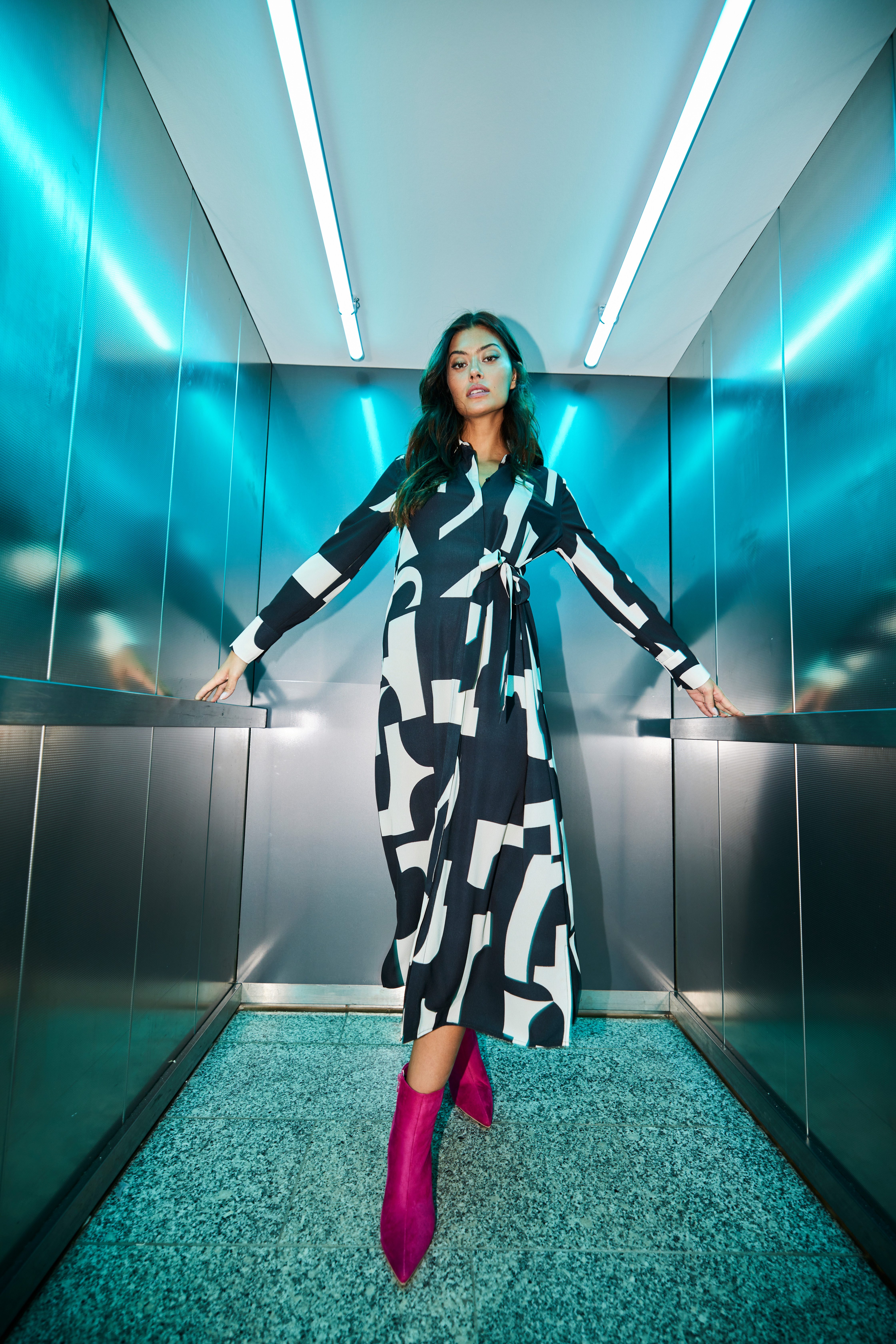 Aniston SELECTED Midi-jurk overhemdjurk met zijbinddetail