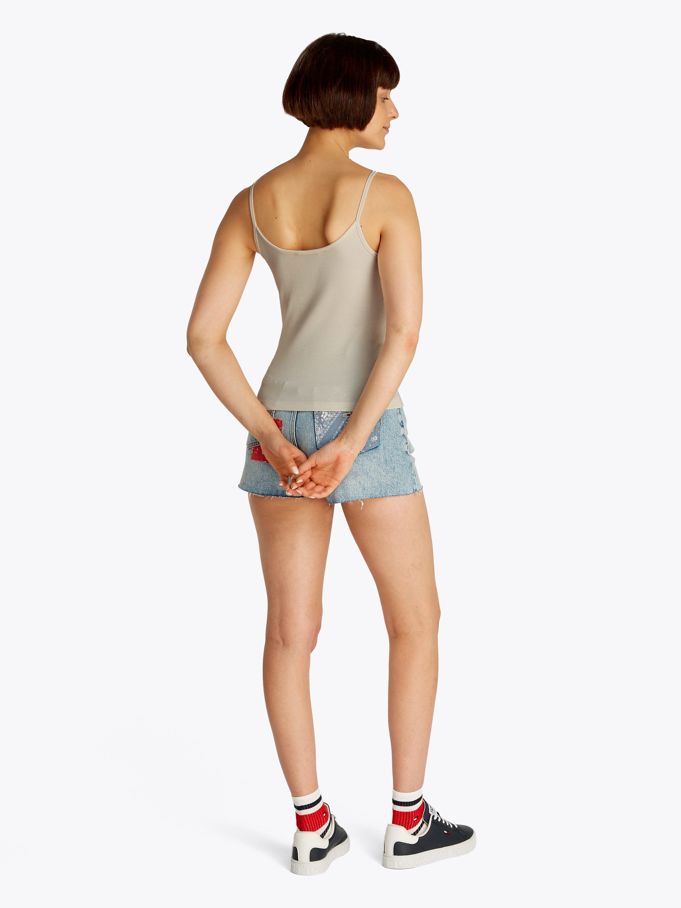 TOMMY JEANS Top met spaghettibandjes TJW SCRIPT STRAPPY TOP in riblook, met logo-opdruk