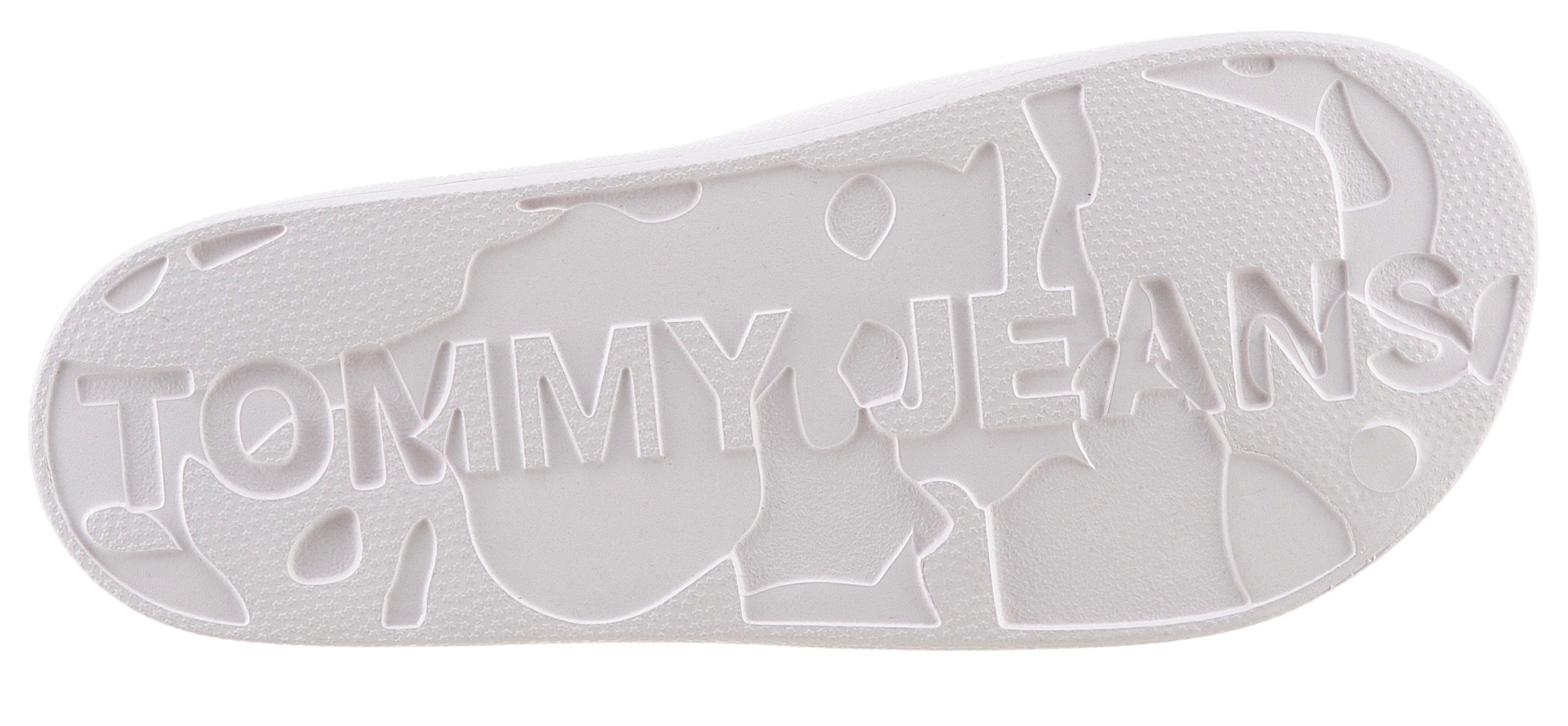 TOMMY JEANS Slippers TJW PRINTED PU POOL SLIDE , plateau, zomerschoen, slippers met logolettering op de bandage