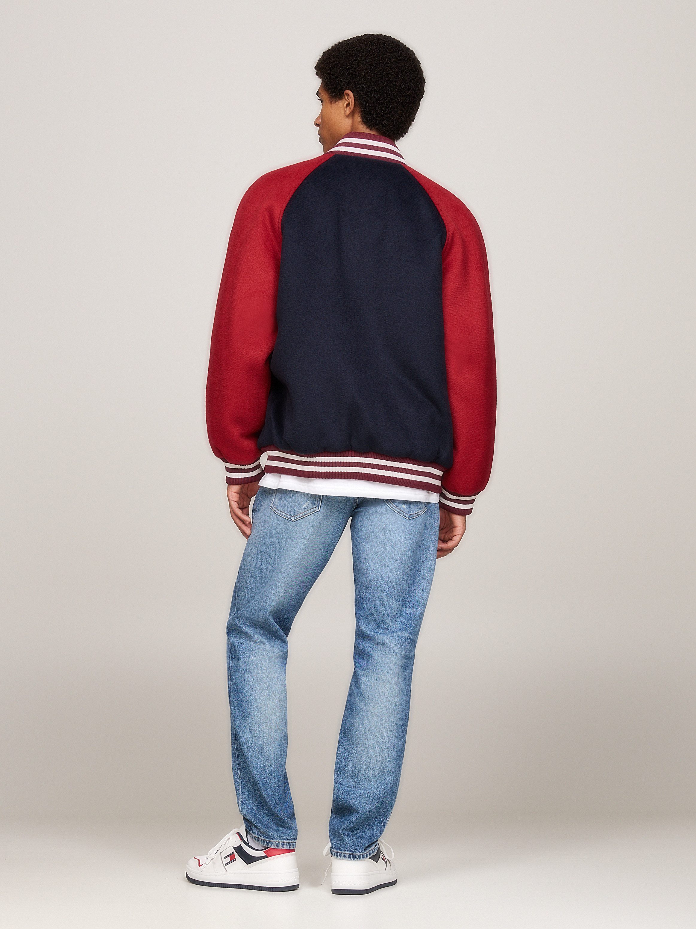TOMMY JEANS Bomberjack TJM WOOL BLEND CREST BOMBER Color Block-ontwerp -wapen-borduursel op de borst