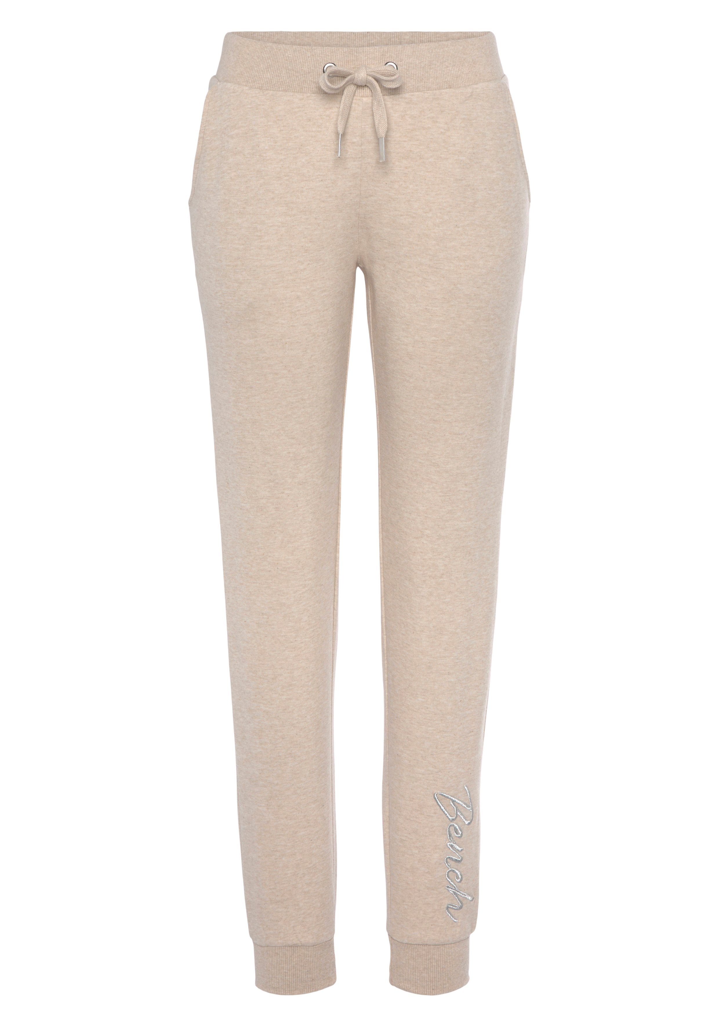 Bench. Loungewear Relaxbroek -loungebroek sweatbroek met glanzende logo-borduurwerk loungewear loungepak