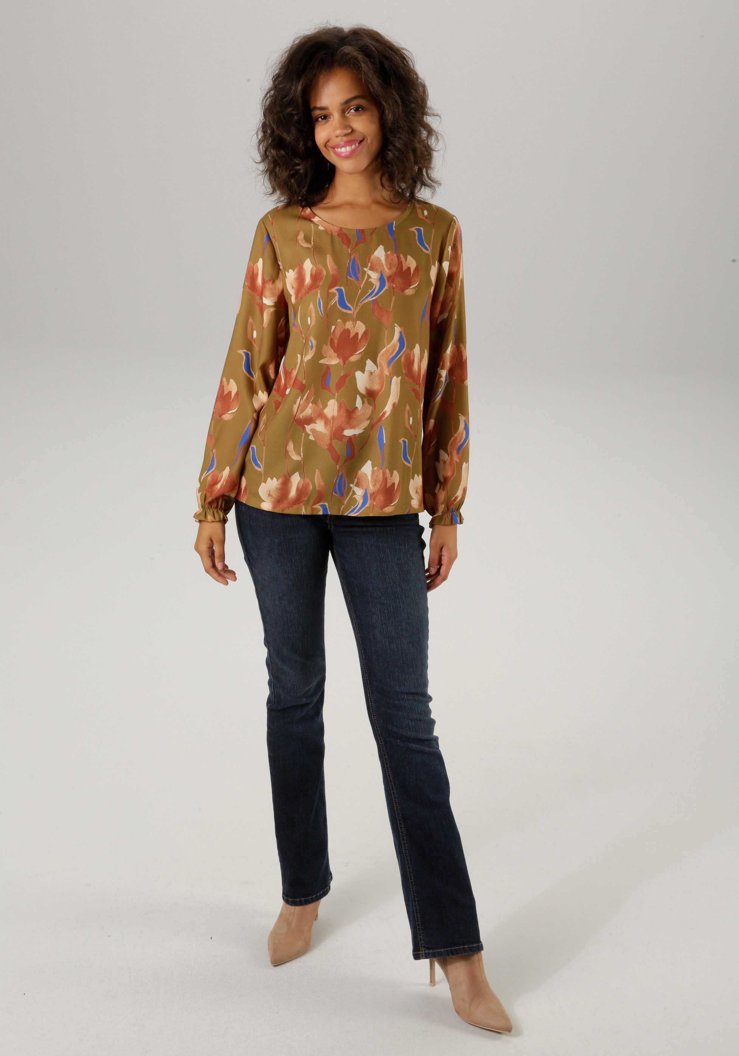 Aniston CASUAL Blouse zonder sluiting met schilderachtig bloesemprint - elk stuk is uniek
