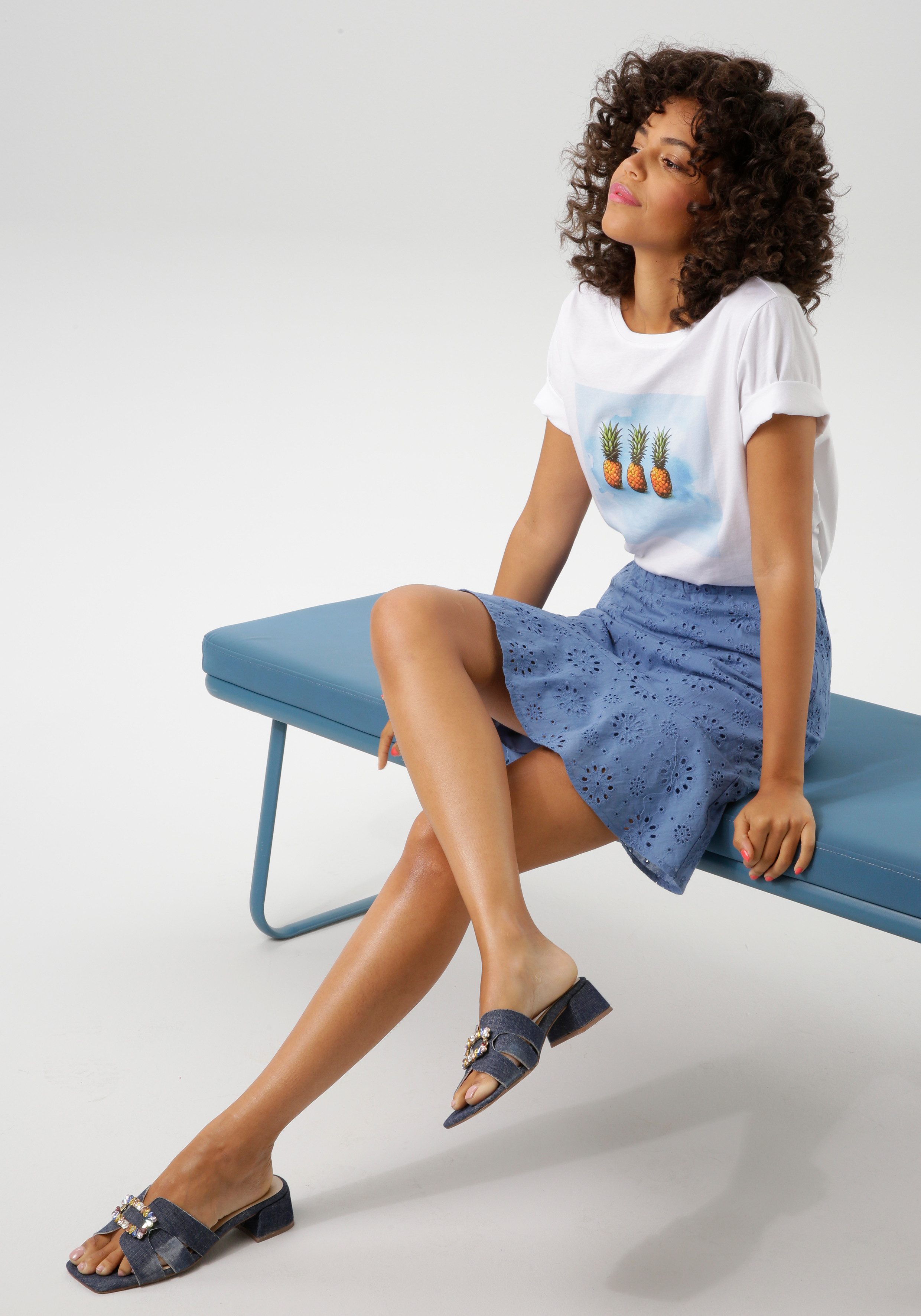 Aniston CASUAL T-shirt met tropische ananas-print voor