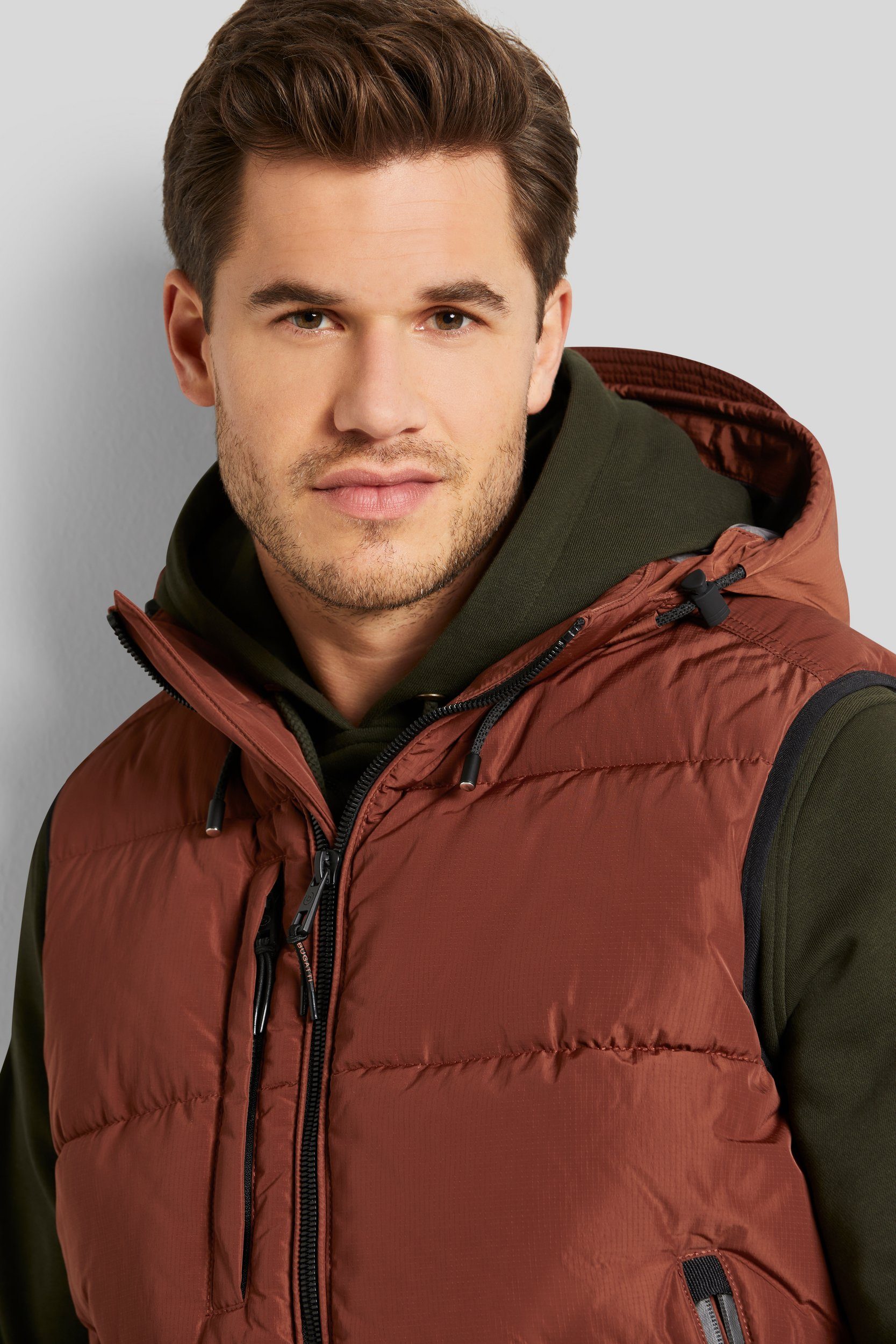 Bugatti Bodywarmer met afneembare capuchon