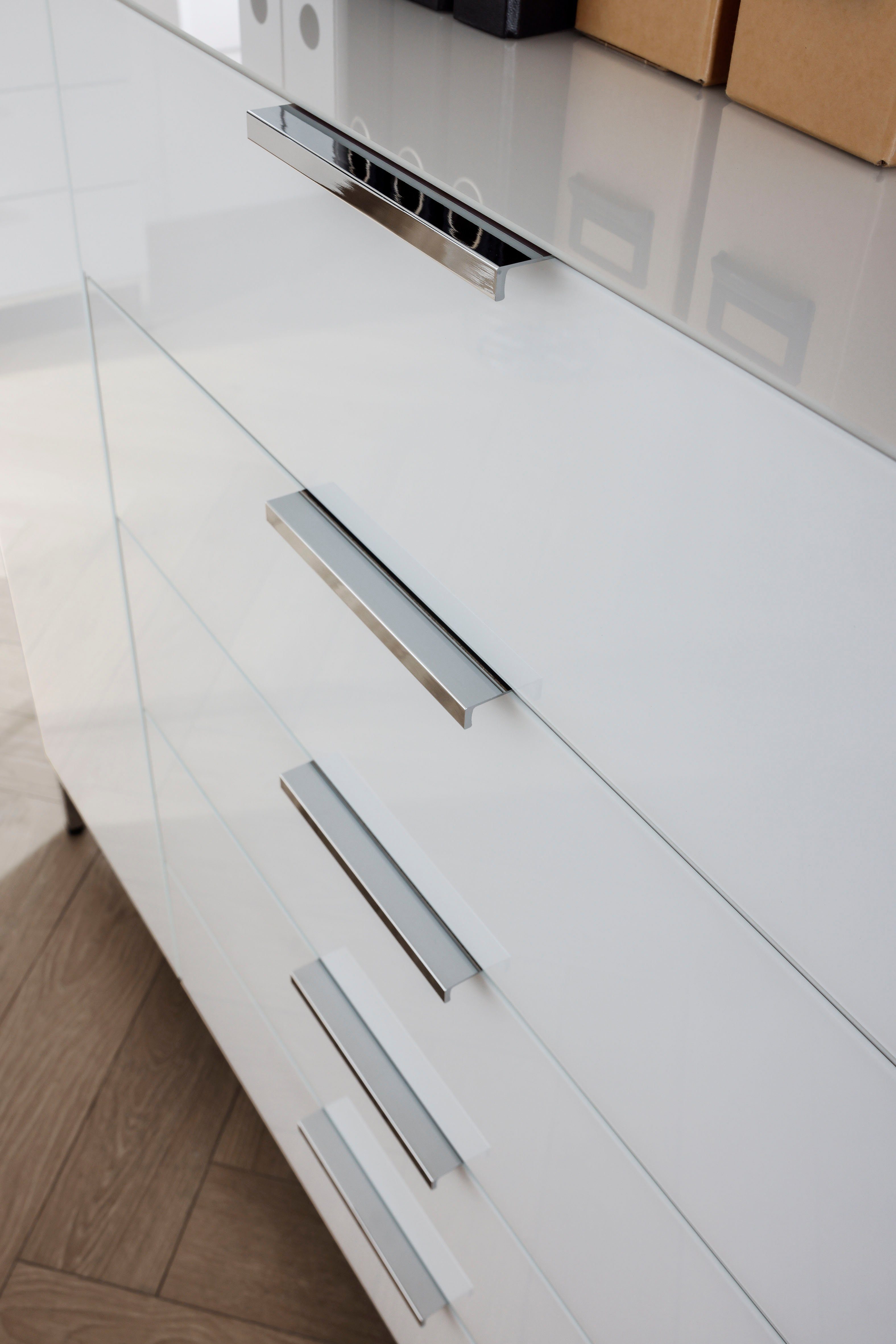 rauch Kast met laden en deuren Flipp 3-deurs, 5 lades, soft-close functie, bovenblad en glazen front