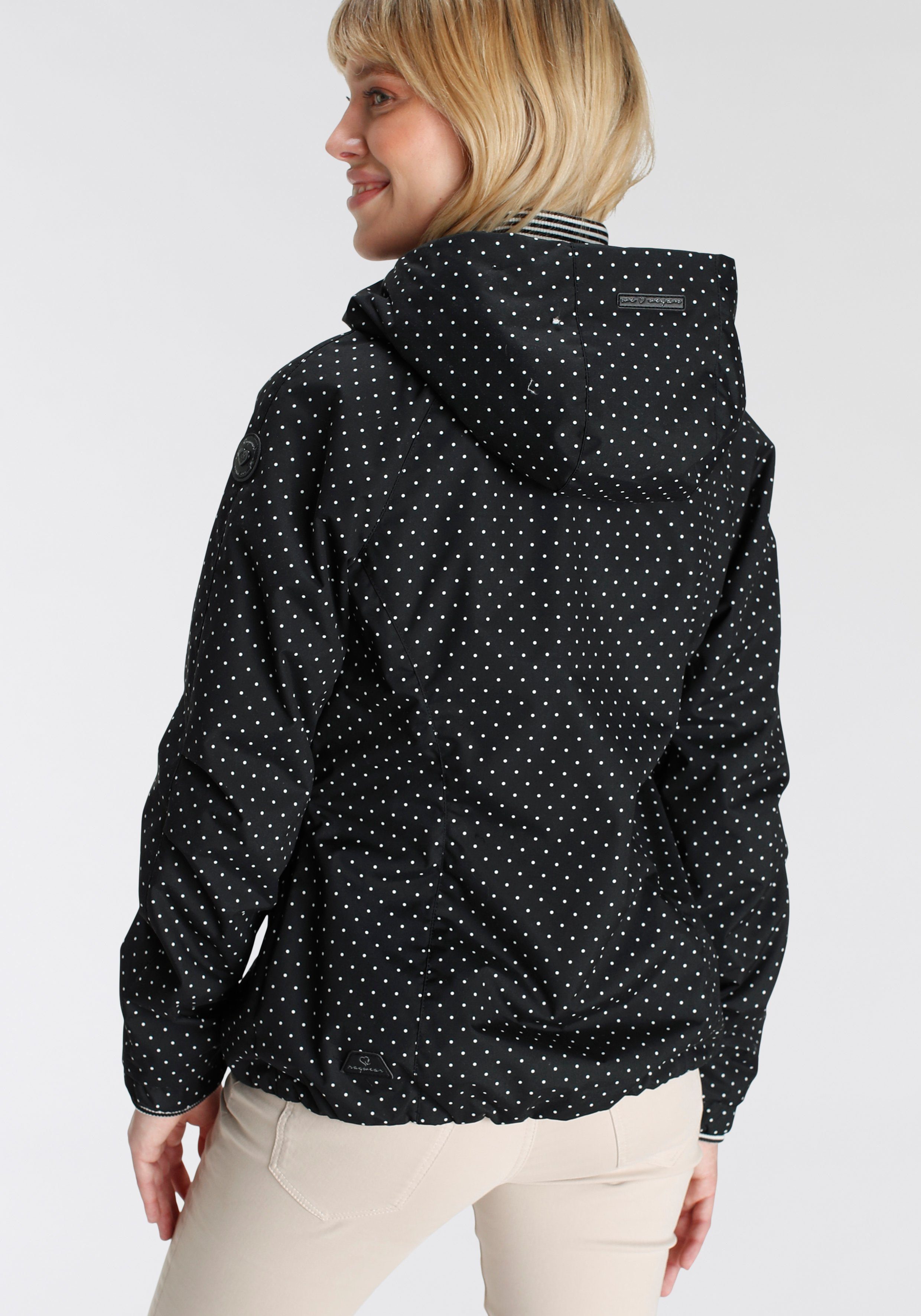 Ragwear Outdoorjack DIZZIE DOTS O trendy jas met capuchon voor het tussenseizoen