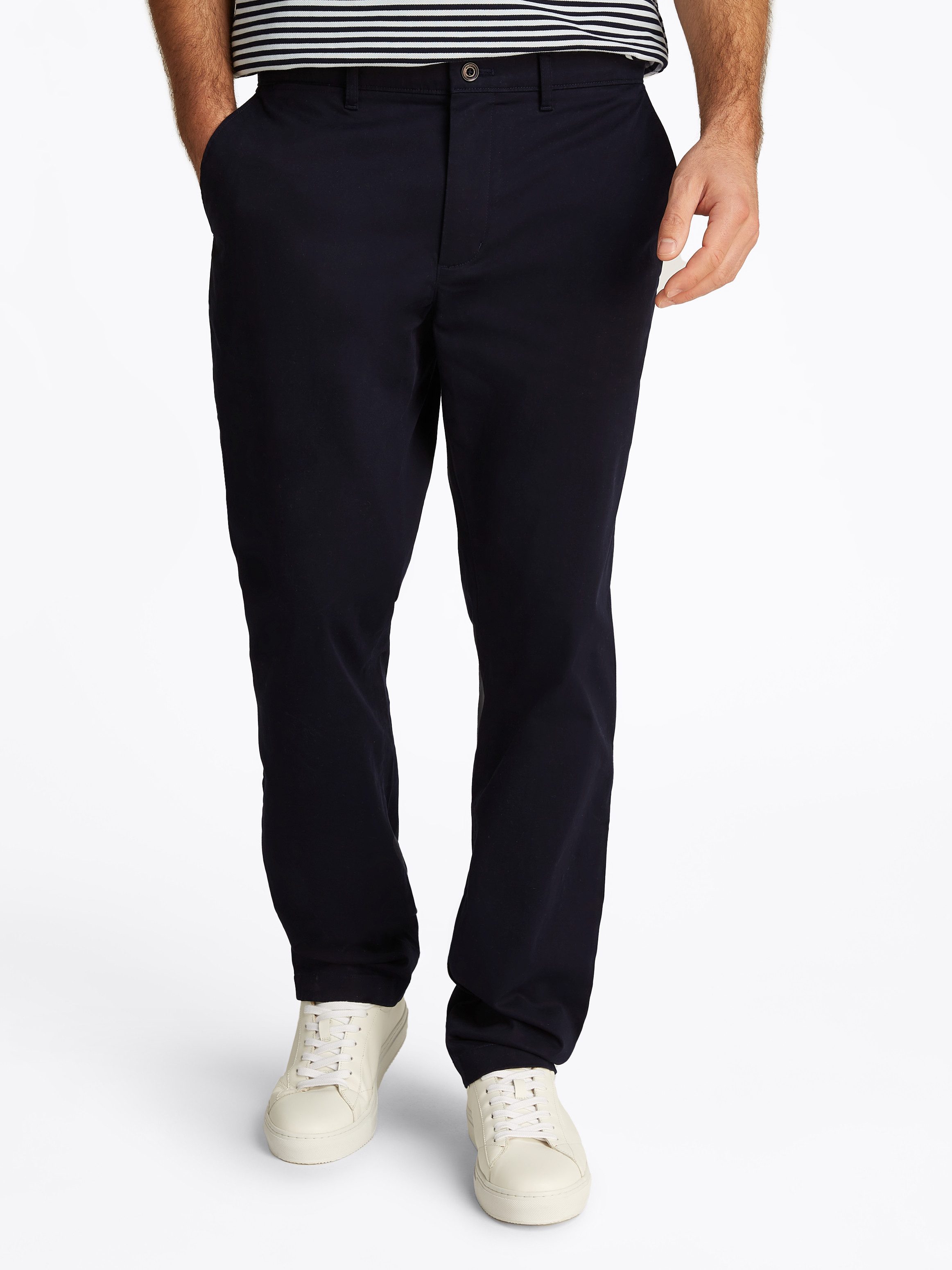 Tommy Hilfiger Chino DENTON CHINO SATIN met achterzakken met knoop, logo-borduursel