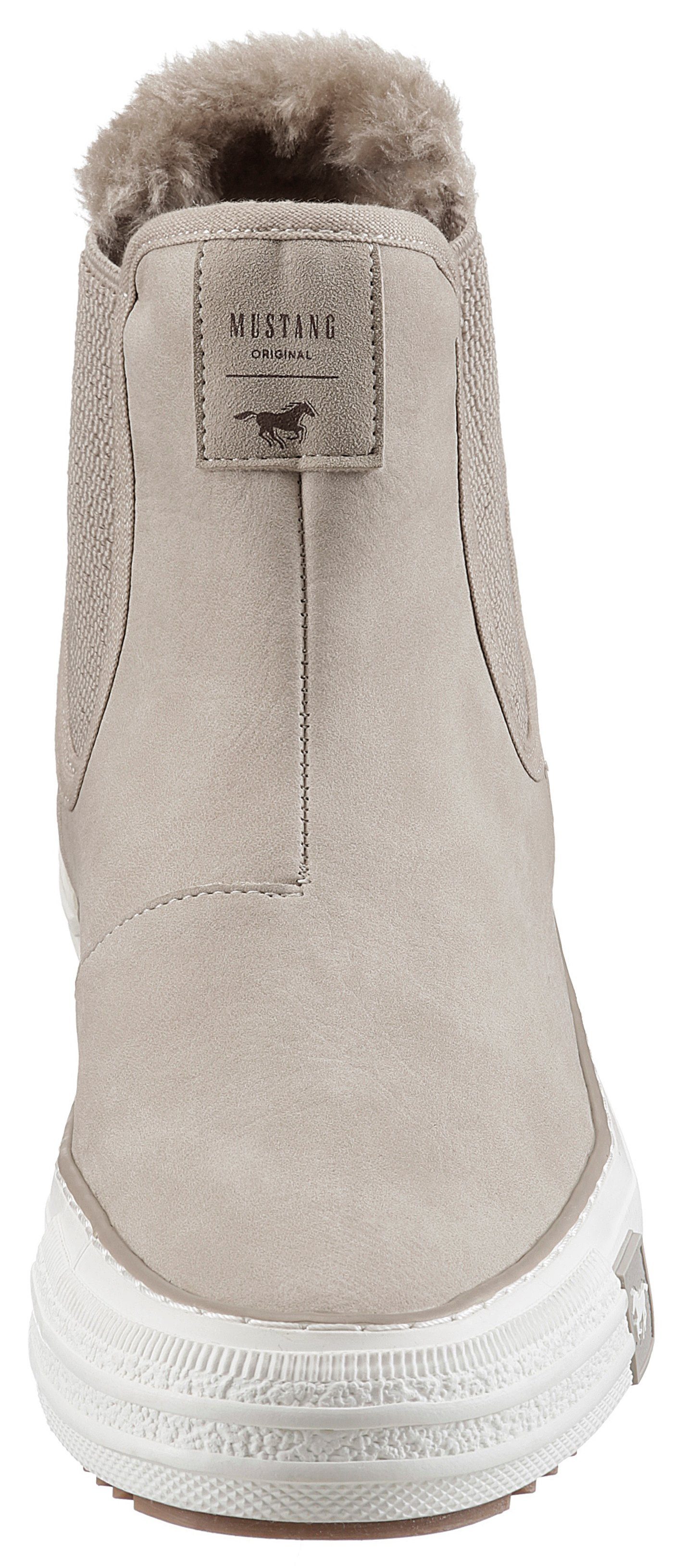 Mustang Shoes Chelsea-boots met stretchinzet aan beide kanten