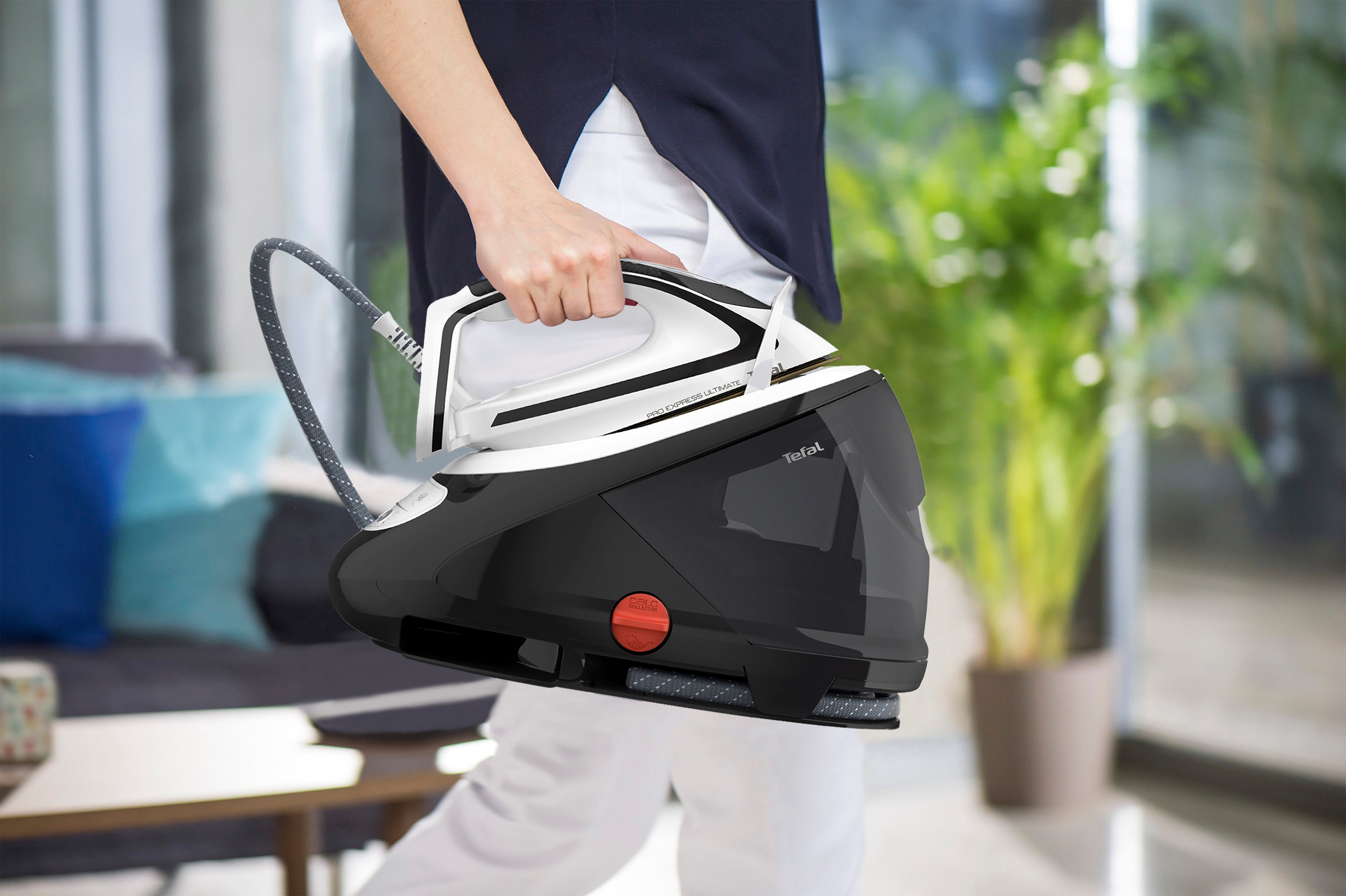 Tefal Stoomstrijksysteem Pro Express Ultimate, sterke 8-bar druk, 1,9 L watertank, Stoomstoot: 520 g/min, continue stoomopbrengst: 120 g/min, GV9550