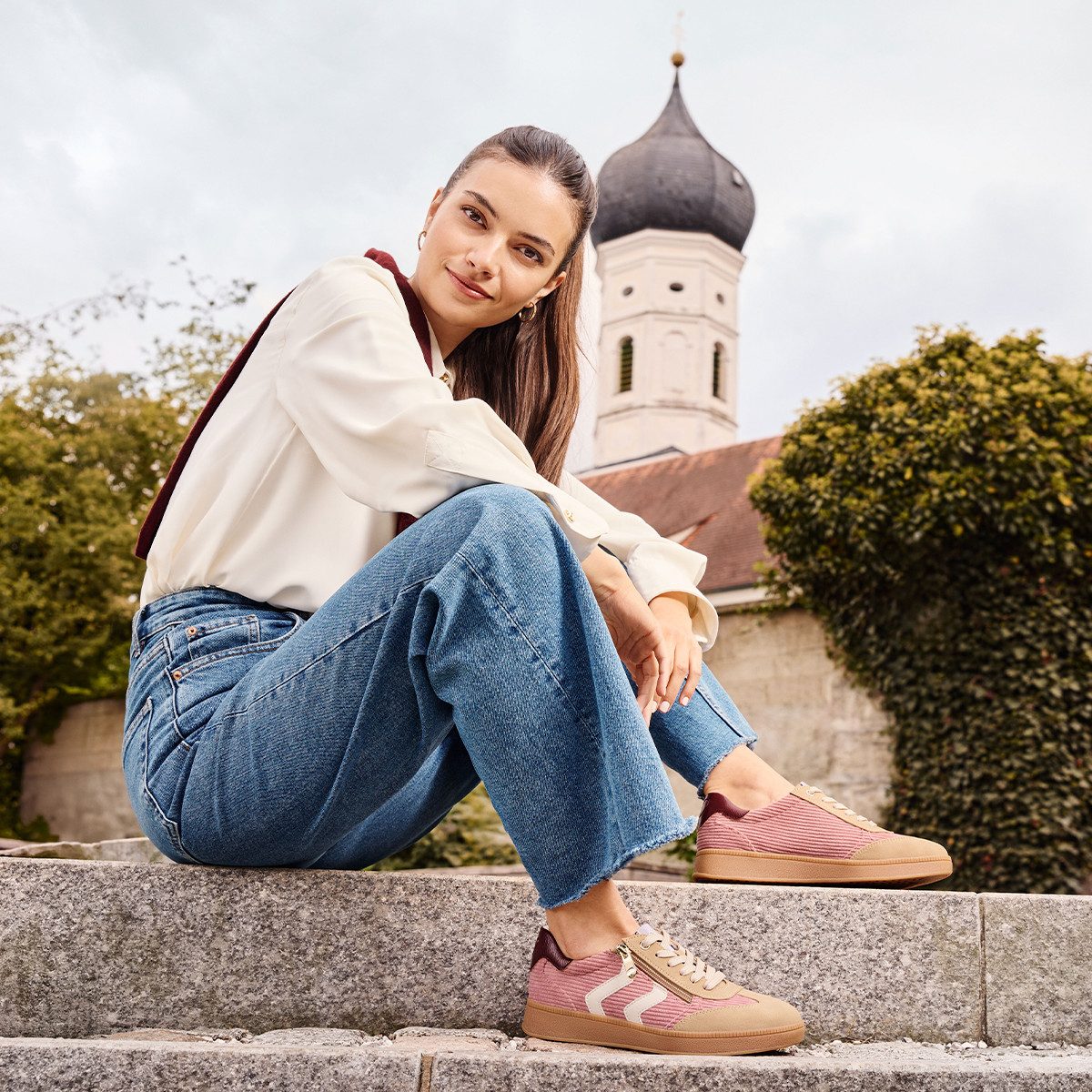 Marco Tozzi Plateausneakers vrijetijdsschoen, lage schoen, veterschoen met contrastafwerkingen