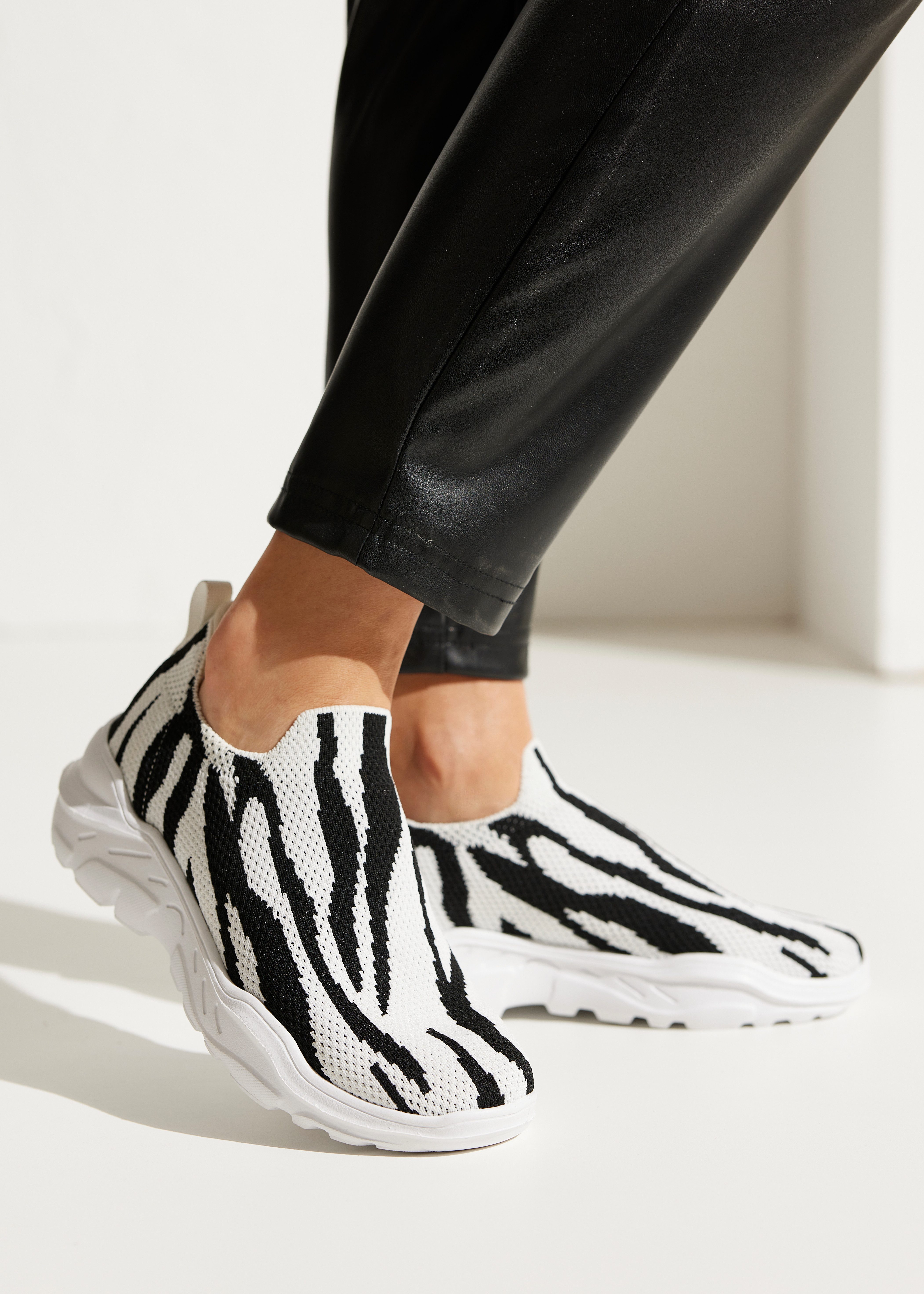 French Connection Sneakers Slipper, lage schoen, vrijetijdsschoen om in te stappen VEGAN