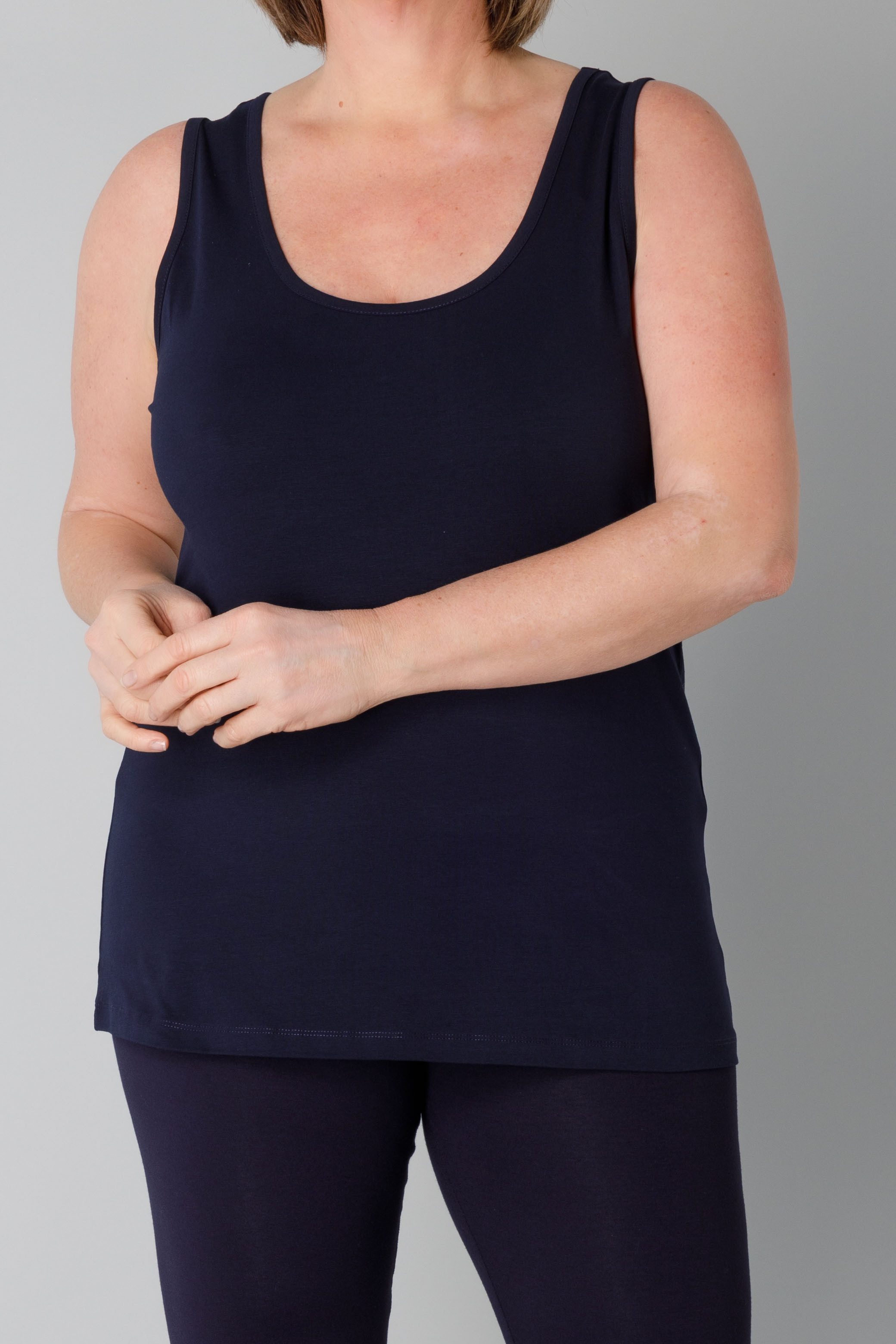 Base Level Curvy Tanktop in grote maten