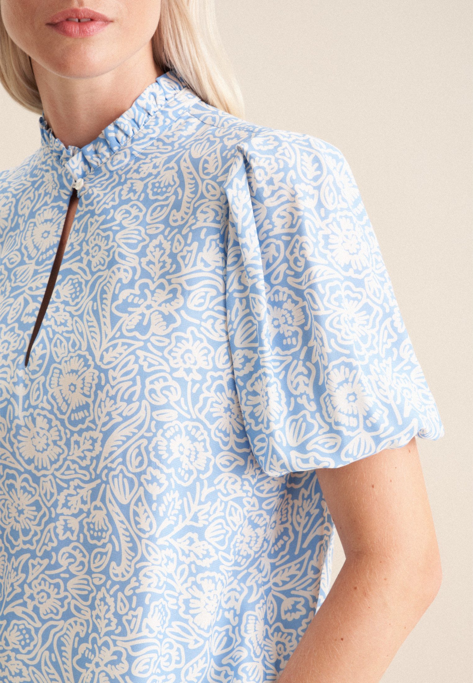 seidensticker Shirtblouse Zwarte roos Korte mouwen ronde hals in bloemmotief