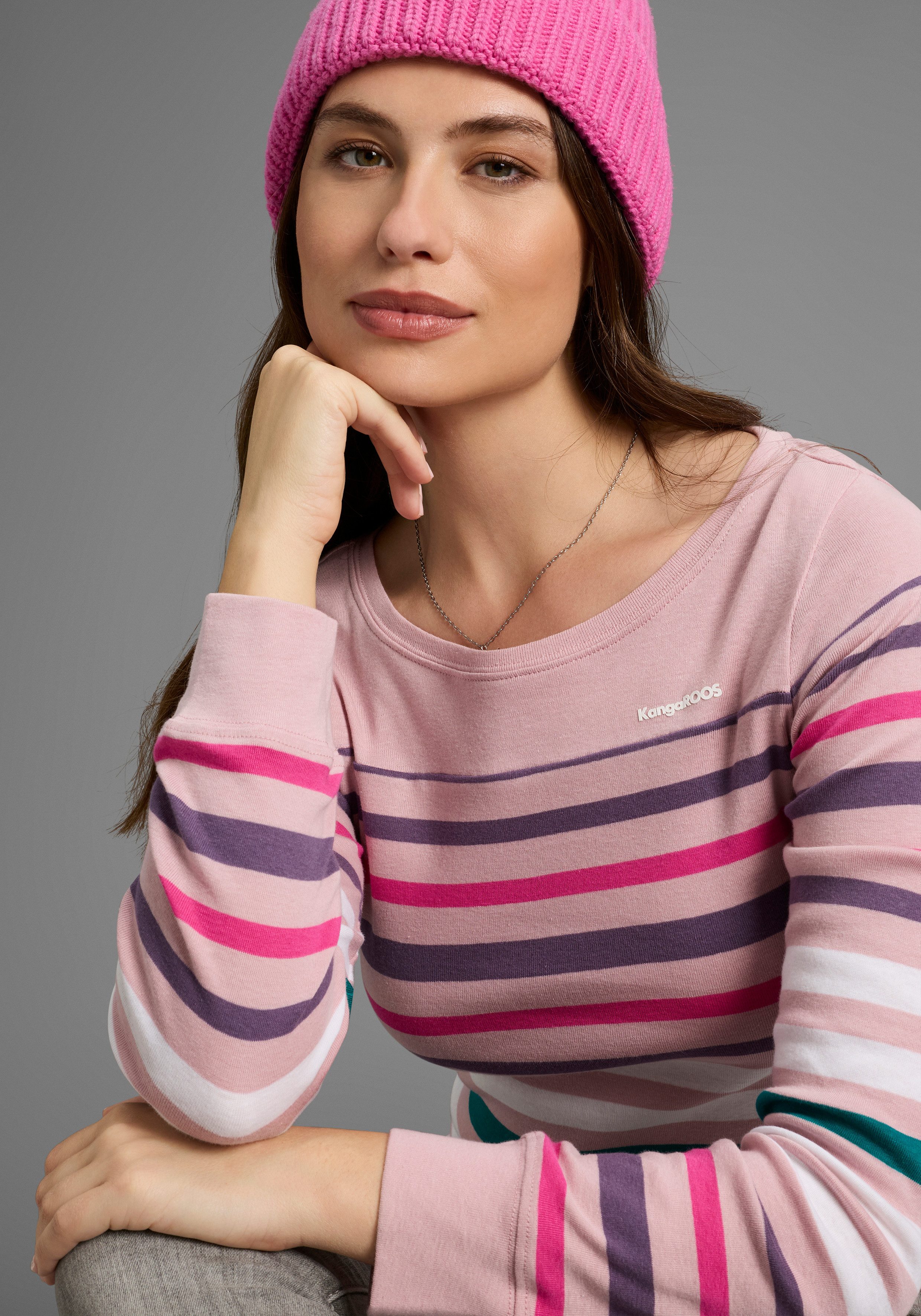 KangaROOS Shirt met lange mouwen lichaamsnauwkeurige pasvorm, effen, sportieve look, van katoen