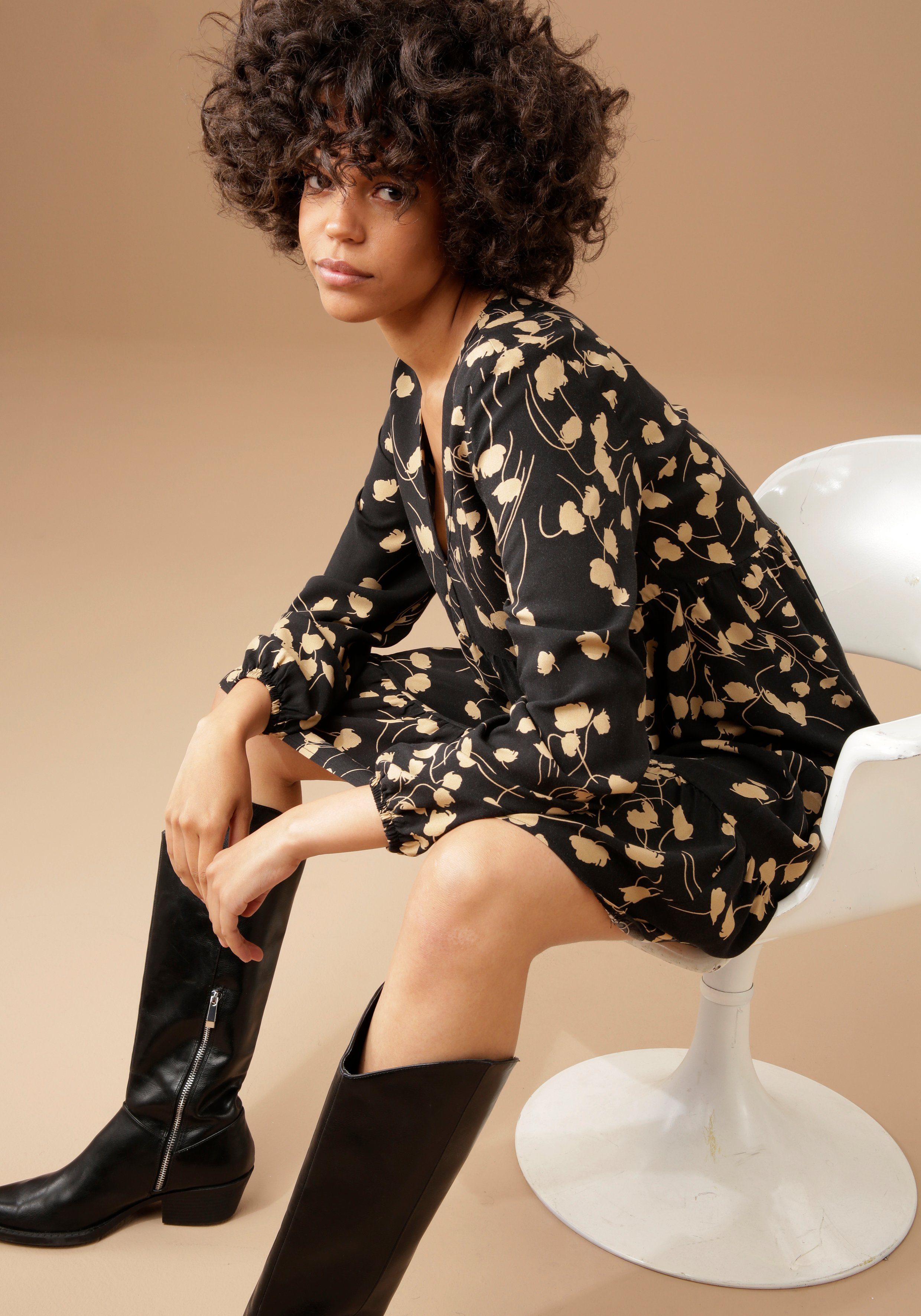 Aniston CASUAL Blousejurk met grafische bloemenprint