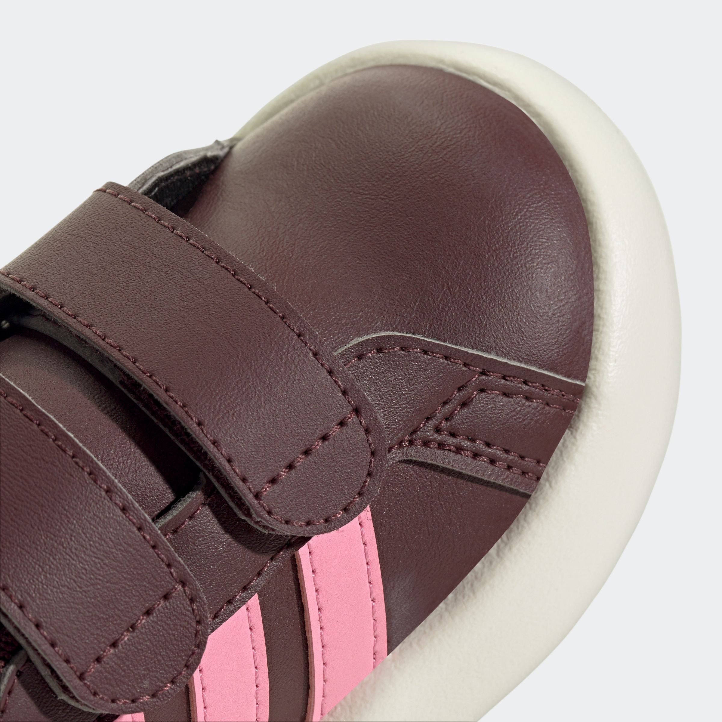 adidas Sportswear Klittenbandschoenen GRAND COURT 2.0 KIDS Design geïnspireerd op de adidas Superstar, voor kinderen