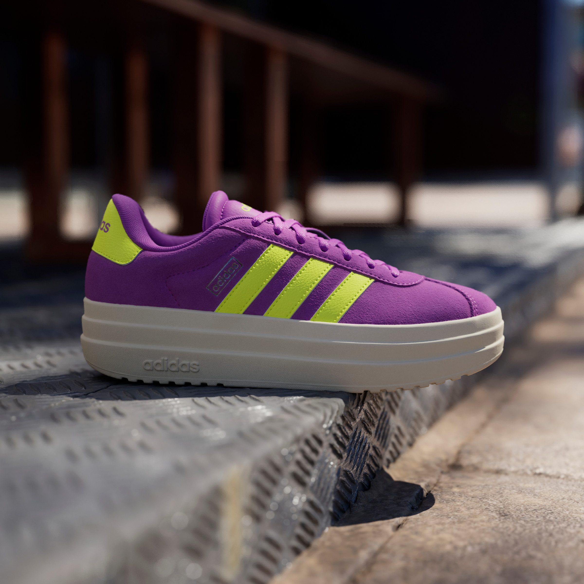 adidas Sportswear Sneakers VL COURT BOLD Design in de voetsporen van de adidas Gazelle Bold
