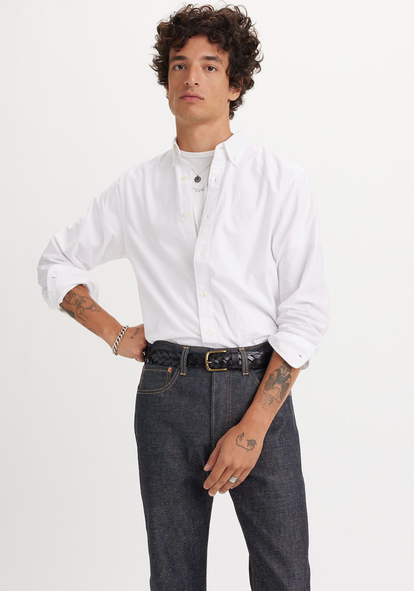 Levi's Overhemd met lange mouwen AUTHENTIC BUTTON DOWN met ton-in-ton logo-borduursel op de borst