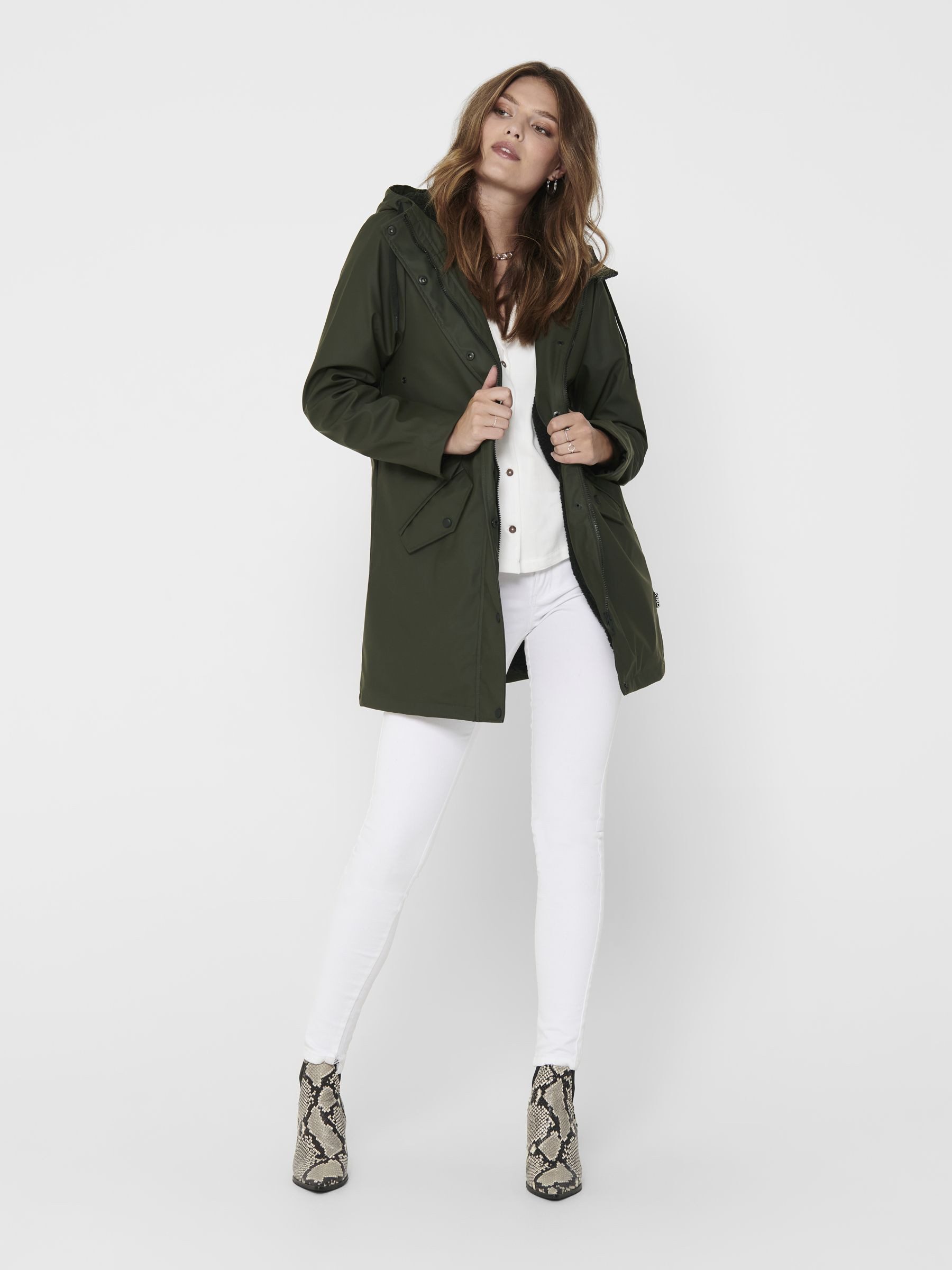 Only Functionele jas ONLSALLY RAINCOAT OTW NOOS met capuchon en voering van teddy-pluche