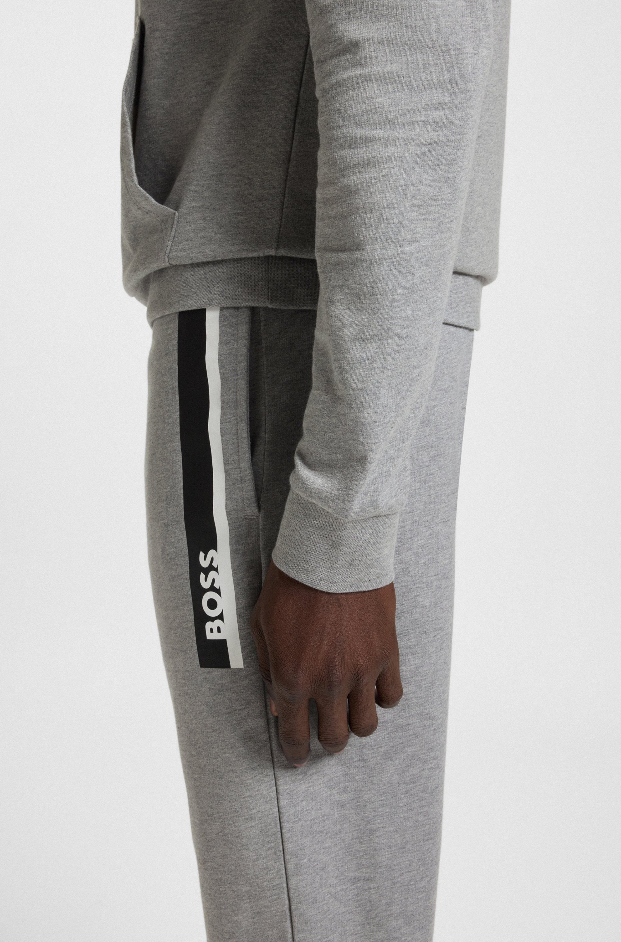 BOSS Sweatbroek Authentic Pan met logo-opschrift opzij