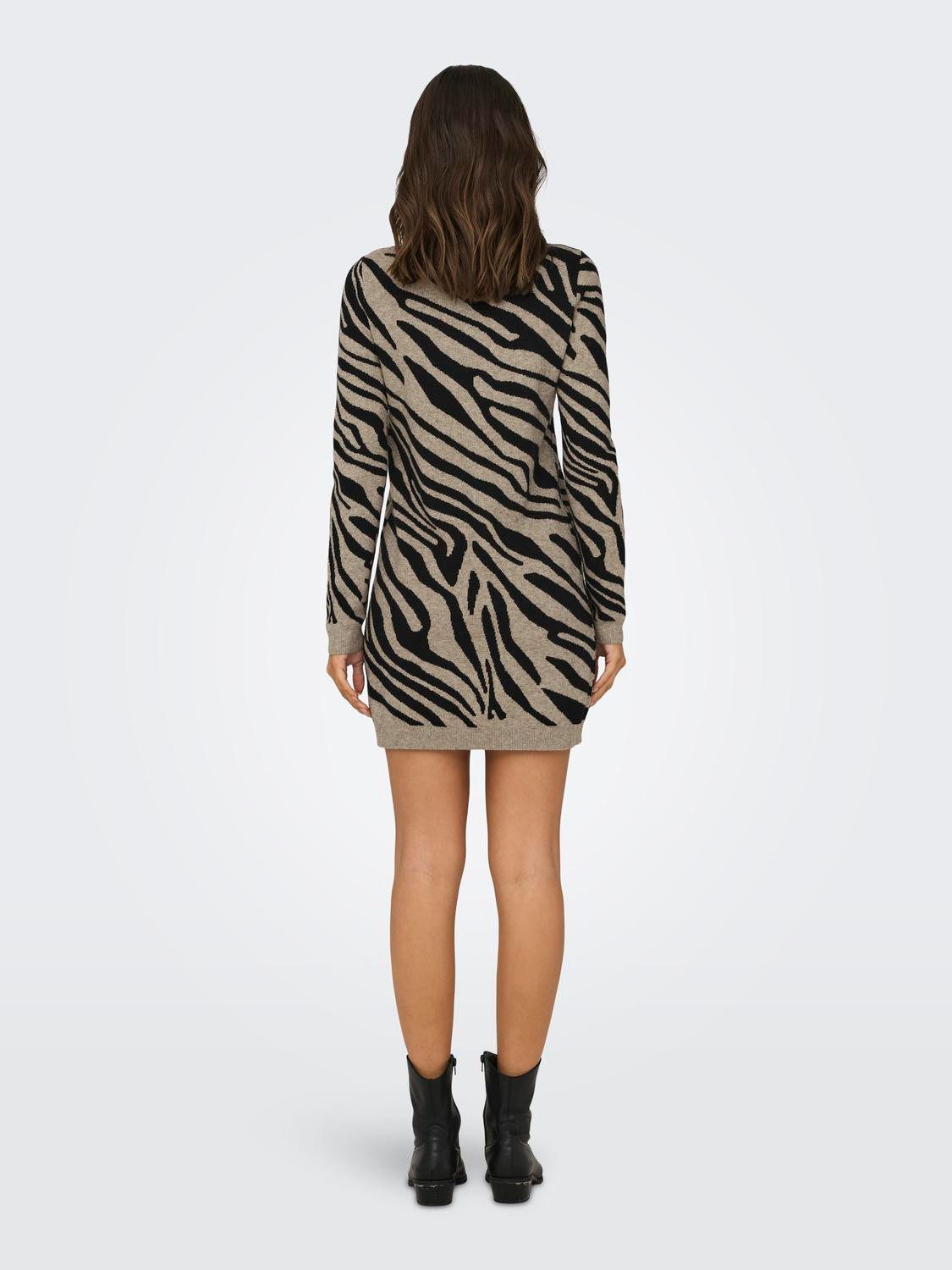 Only Gebreide jurk ONLJENNI LS ANIMAL DRESS EX KNT